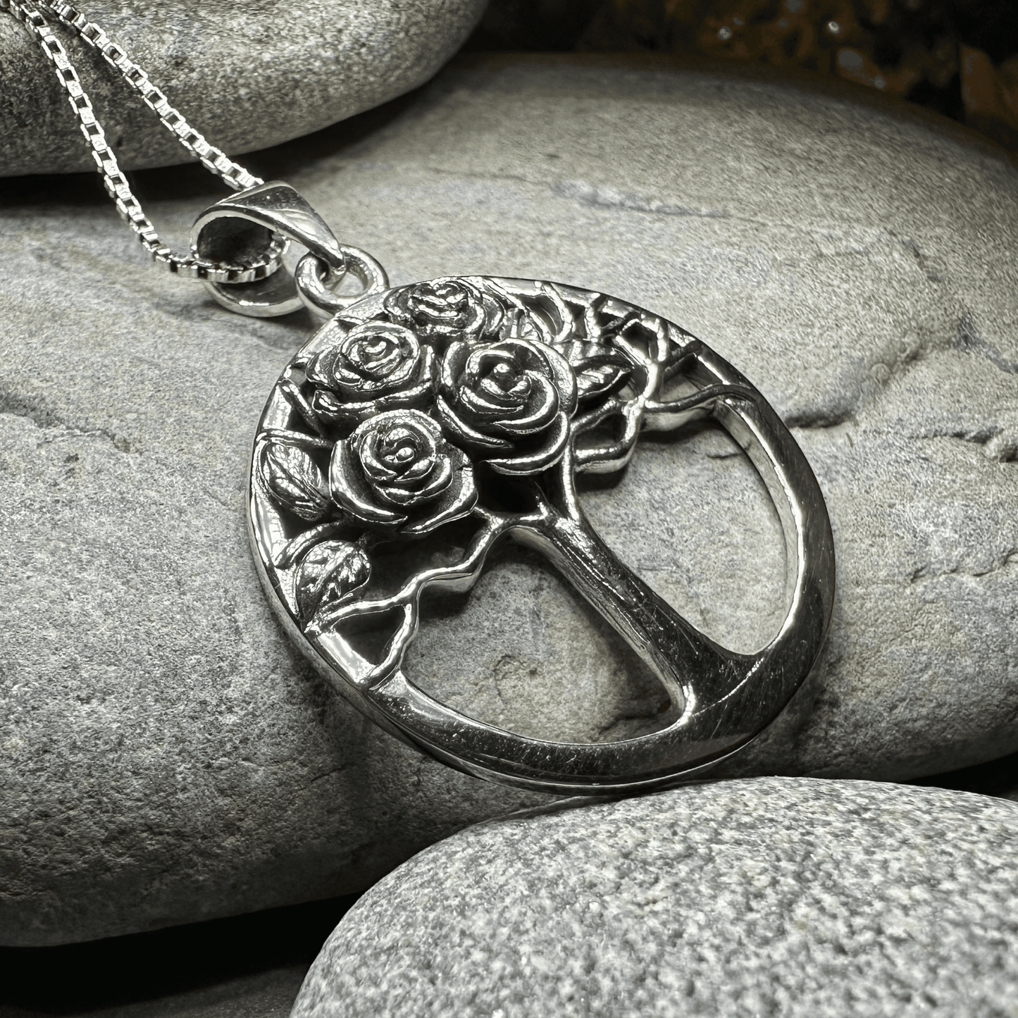 Roses Tree of Life Necklace - 18