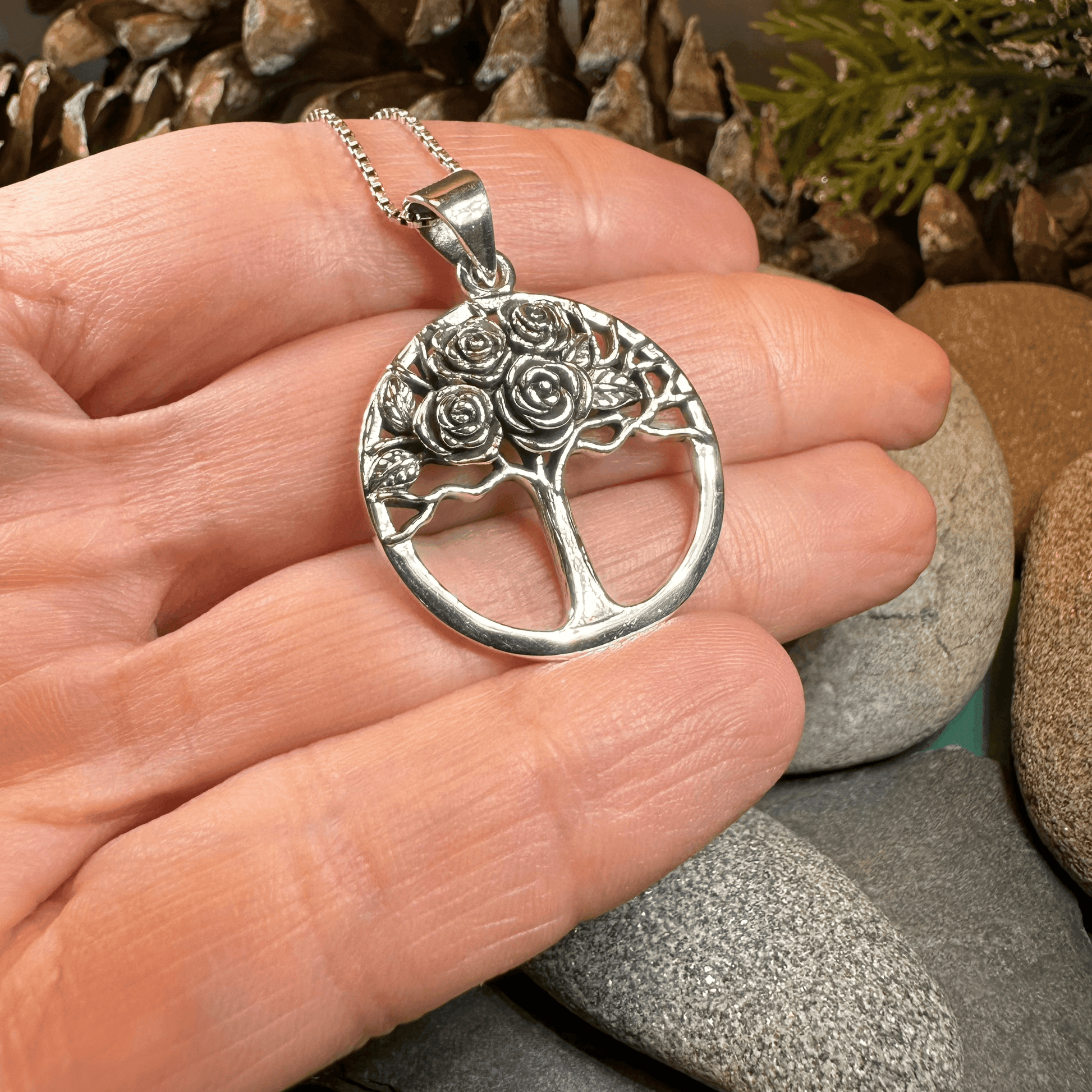 Roses Tree of Life Necklace - 18