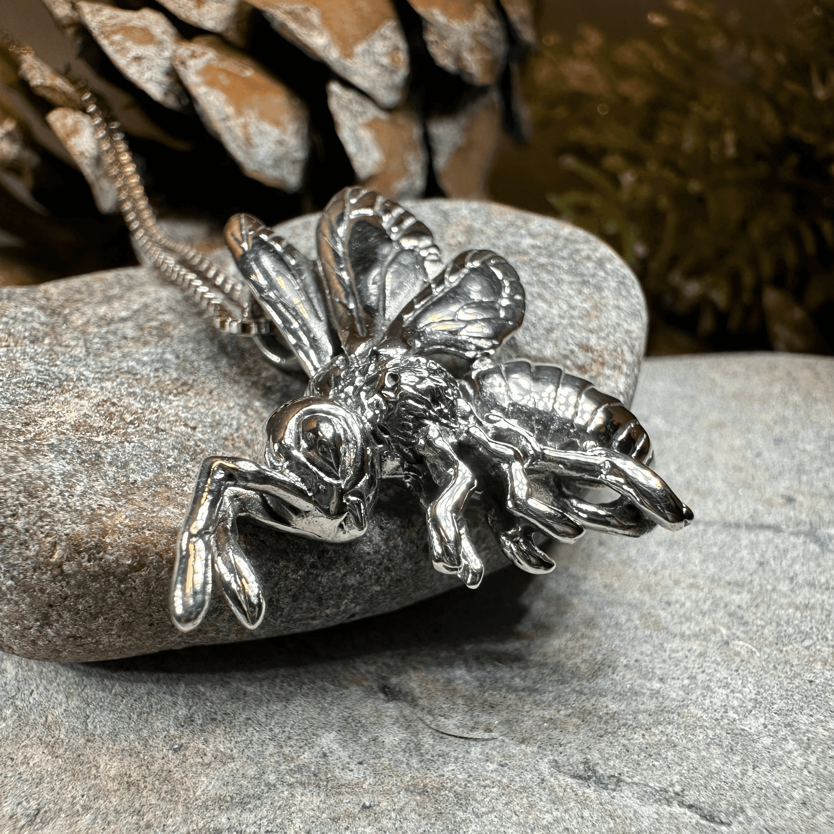 Cordelia Bee Necklace - 18