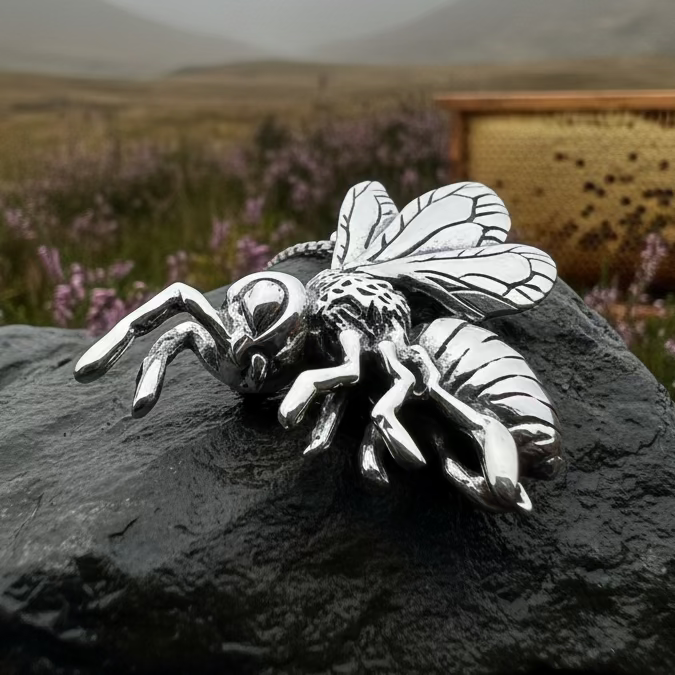 Cordelia Bee Necklace