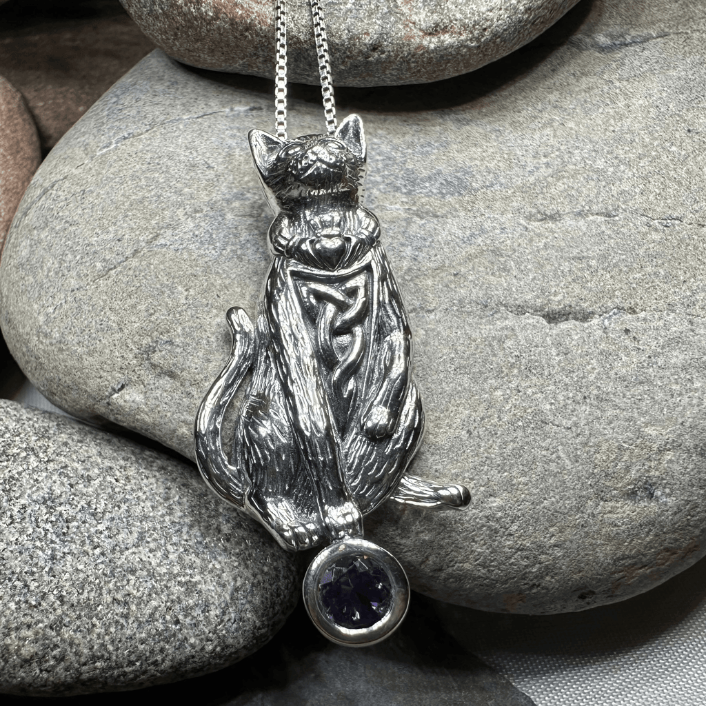 Playful Cat Necklace - Emerald Crystal / 18