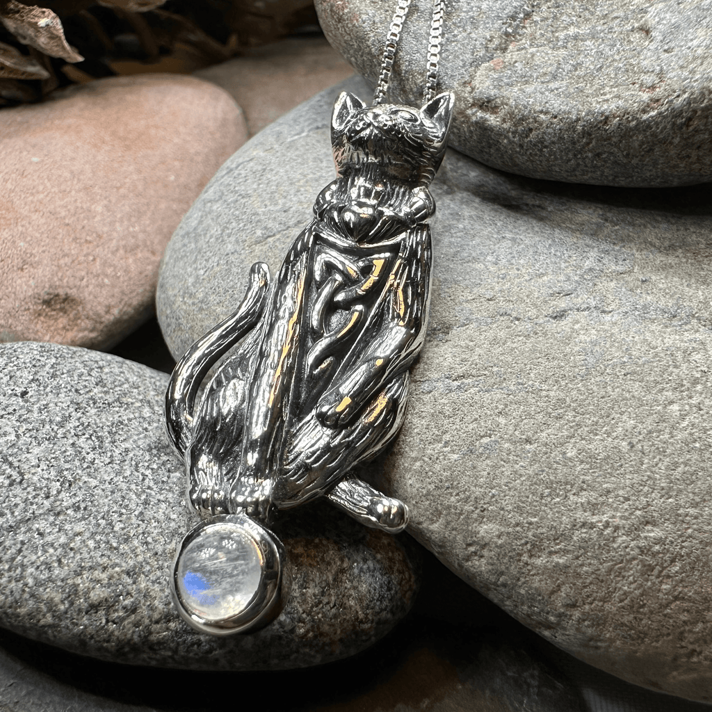 Playful Cat Necklace - Emerald Crystal / 18