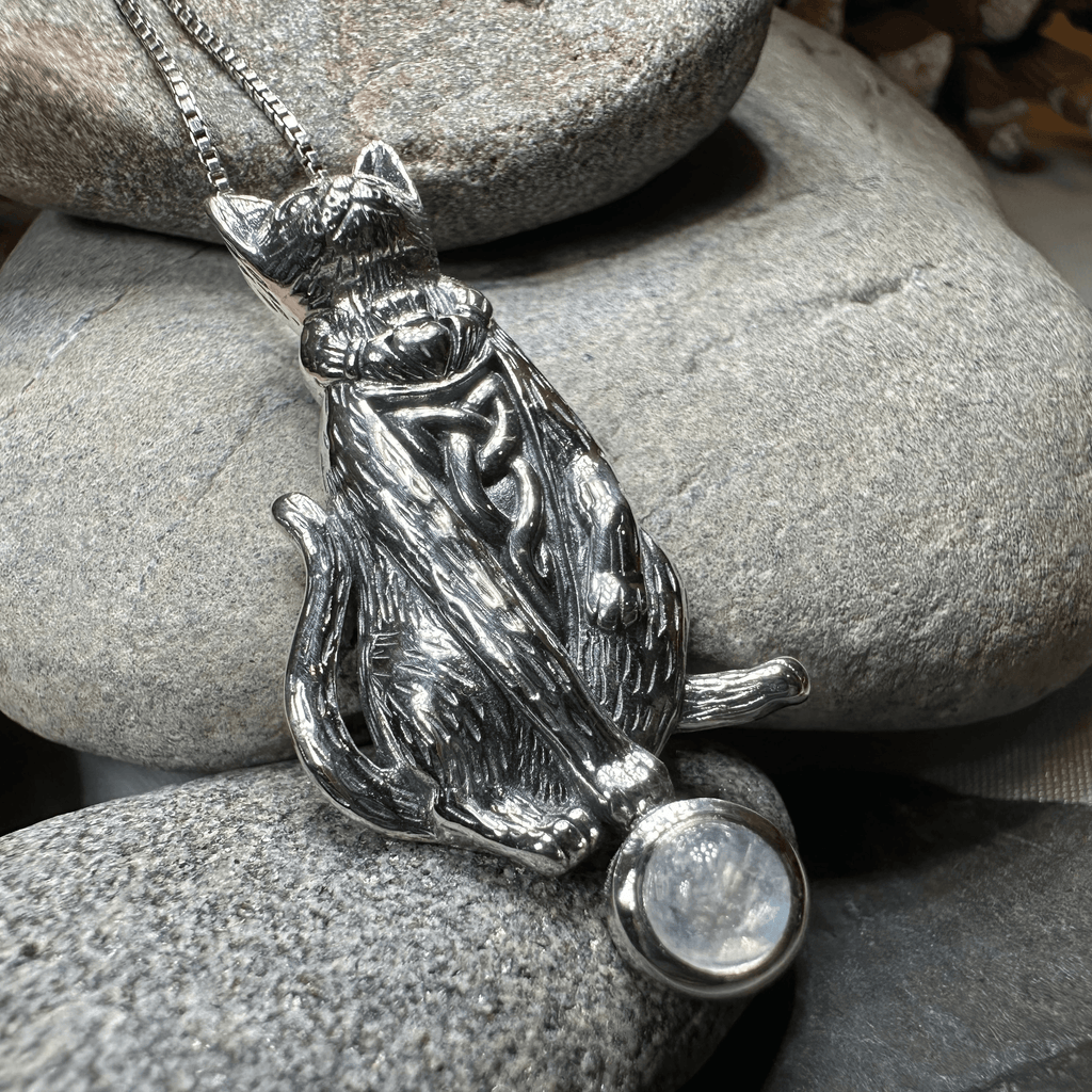 Playful Cat Necklace - Emerald Crystal / 18