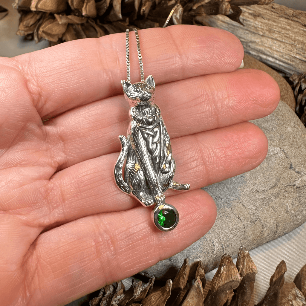 Playful Cat Necklace - Emerald Crystal / 18