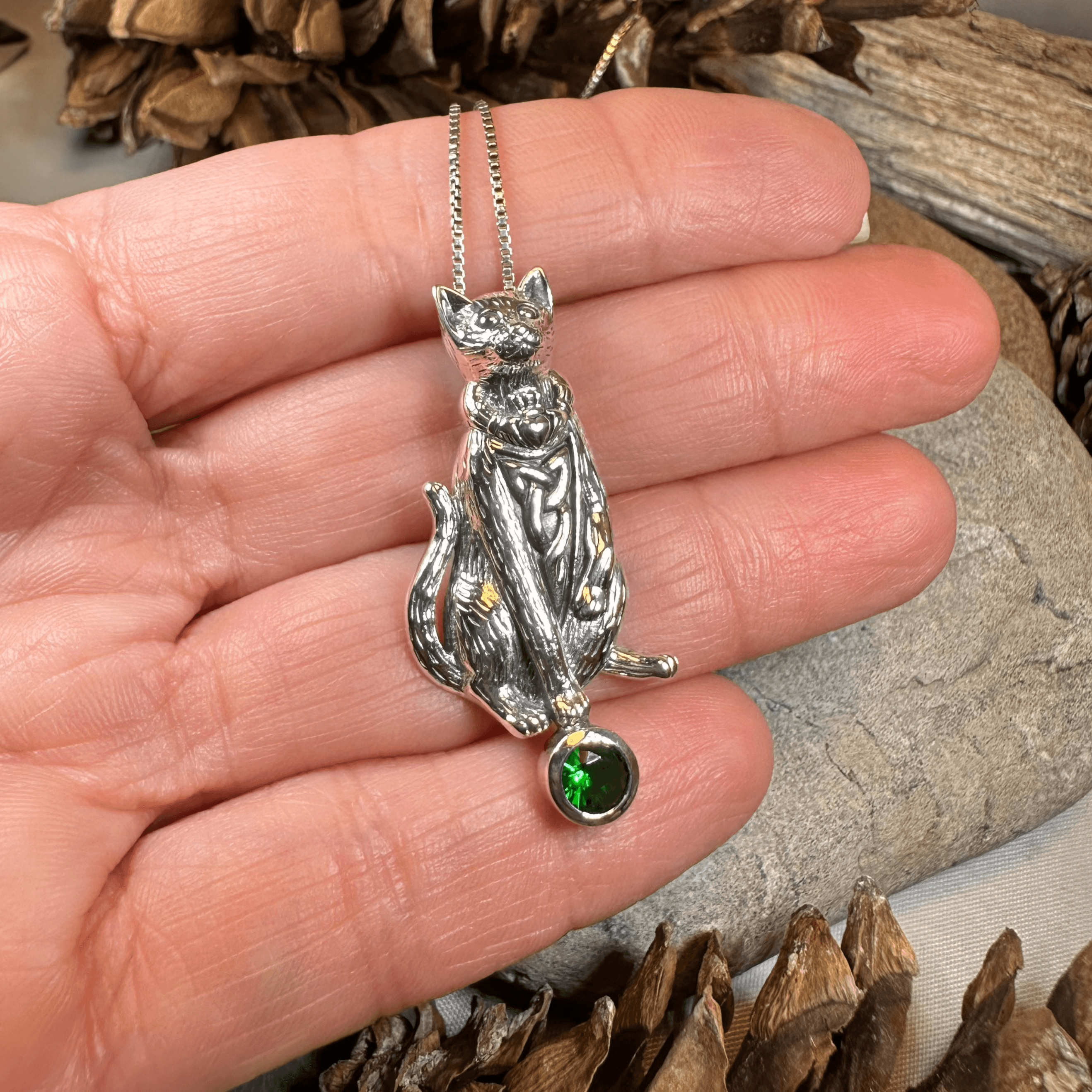Playful Cat Necklace - Emerald Crystal / 18