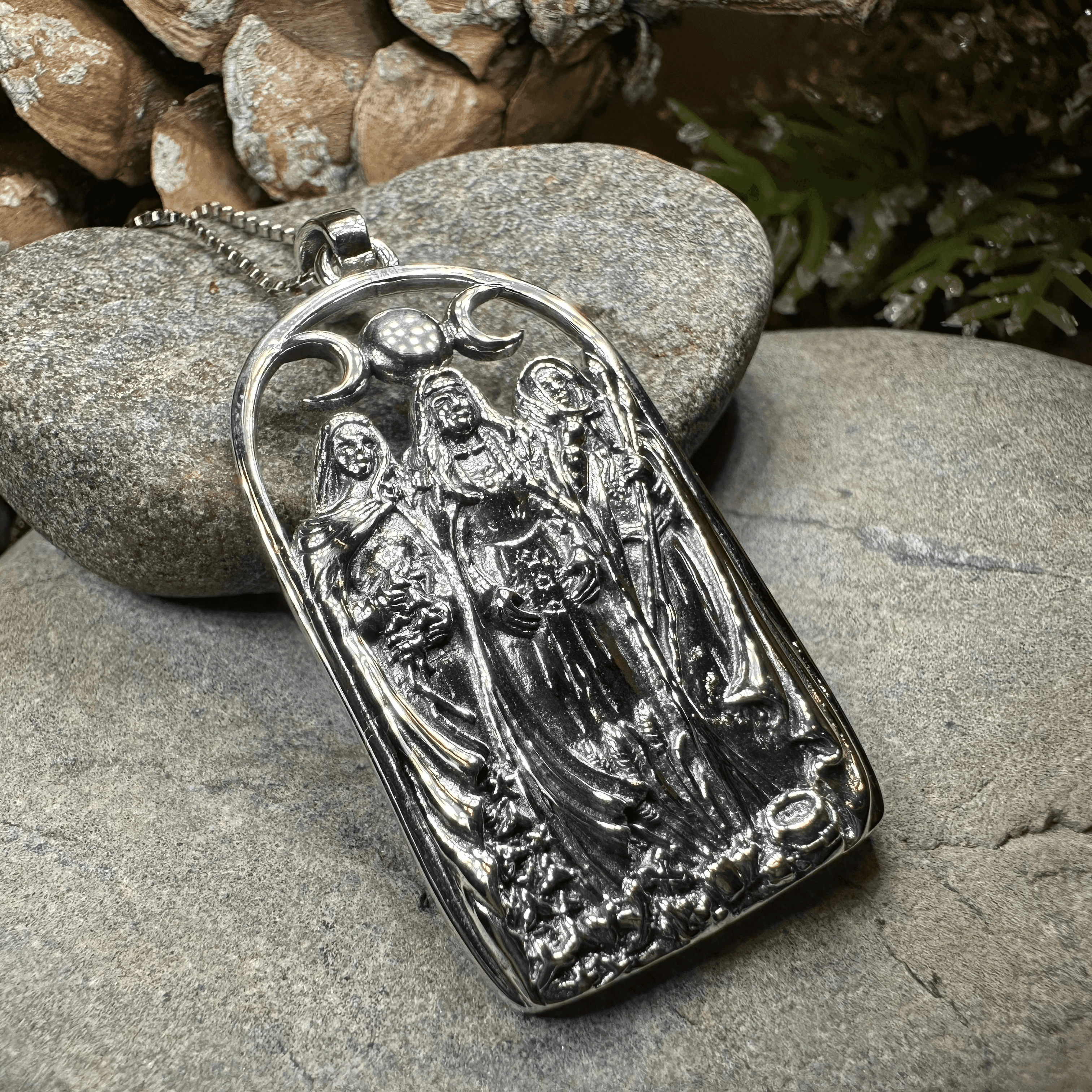 Hecate Triple Goddess Necklace - 18
