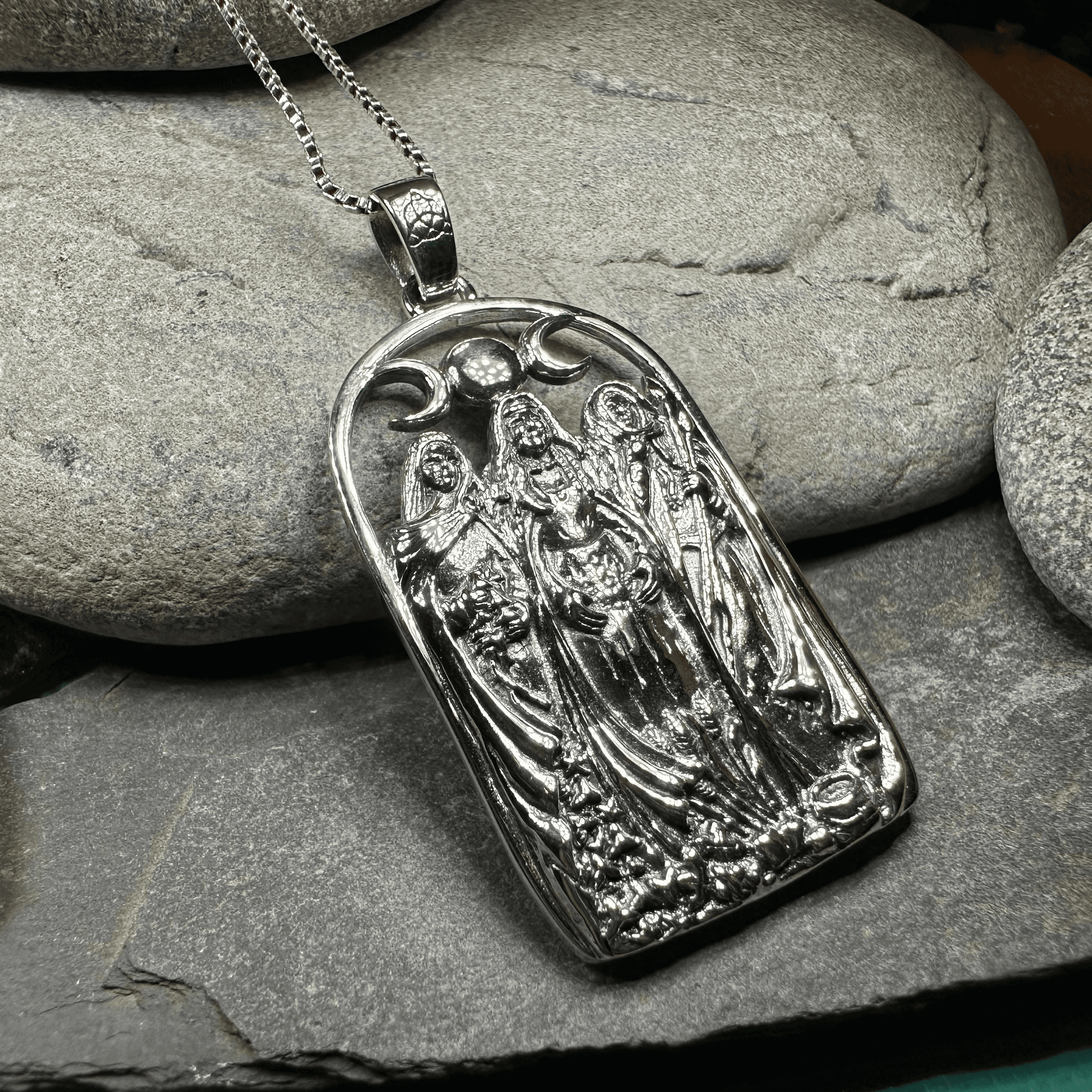 Hecate Triple Goddess Necklace - 18