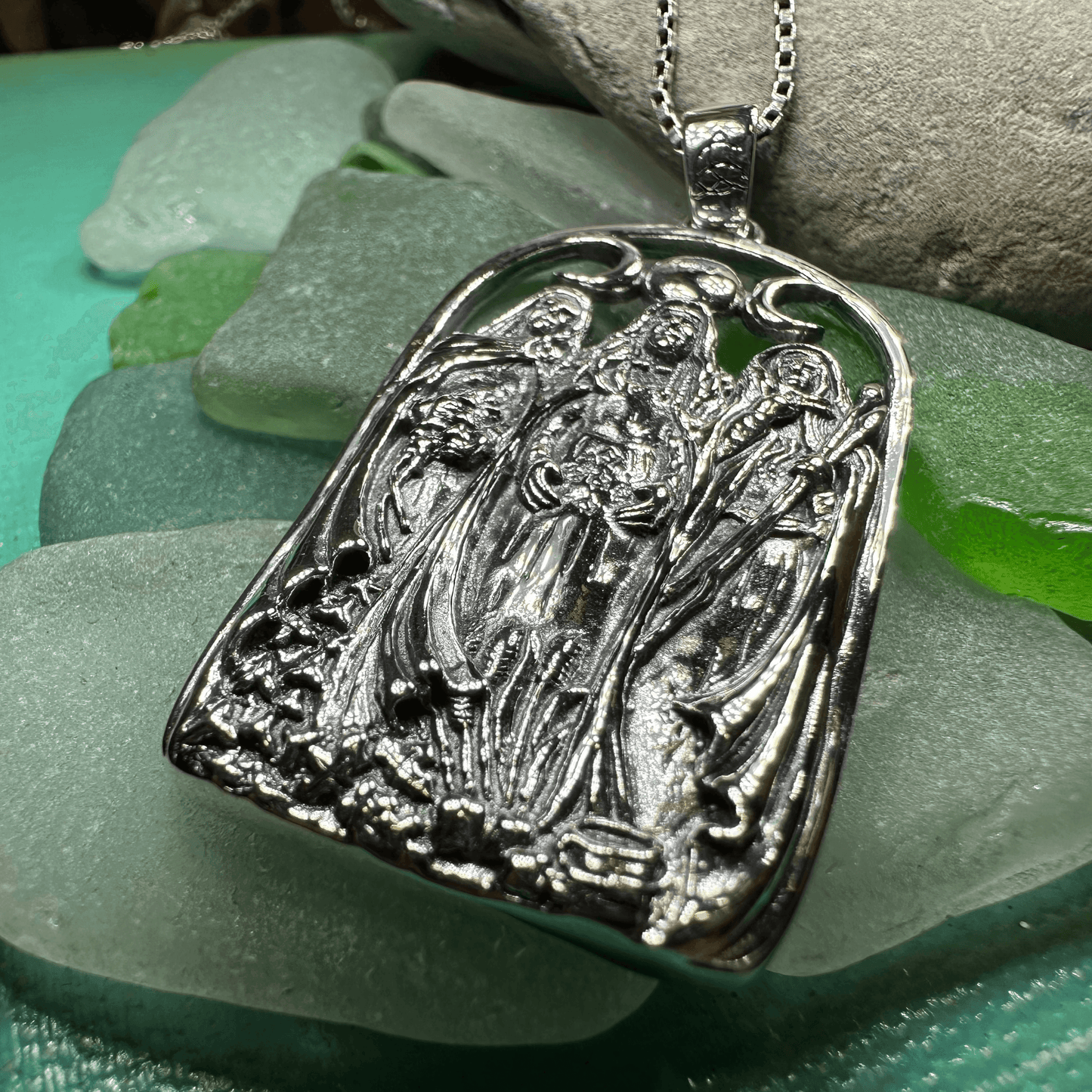 Hecate Triple Goddess Necklace - 18