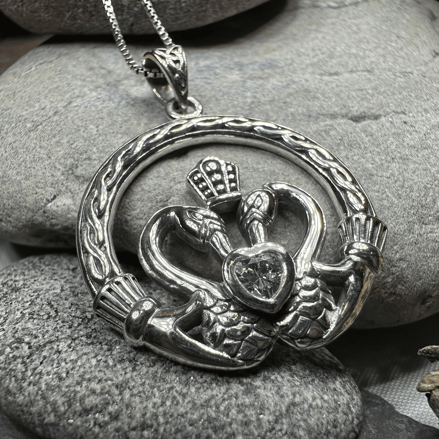 Celtic Swan Claddagh Necklace - 18 / Garnet