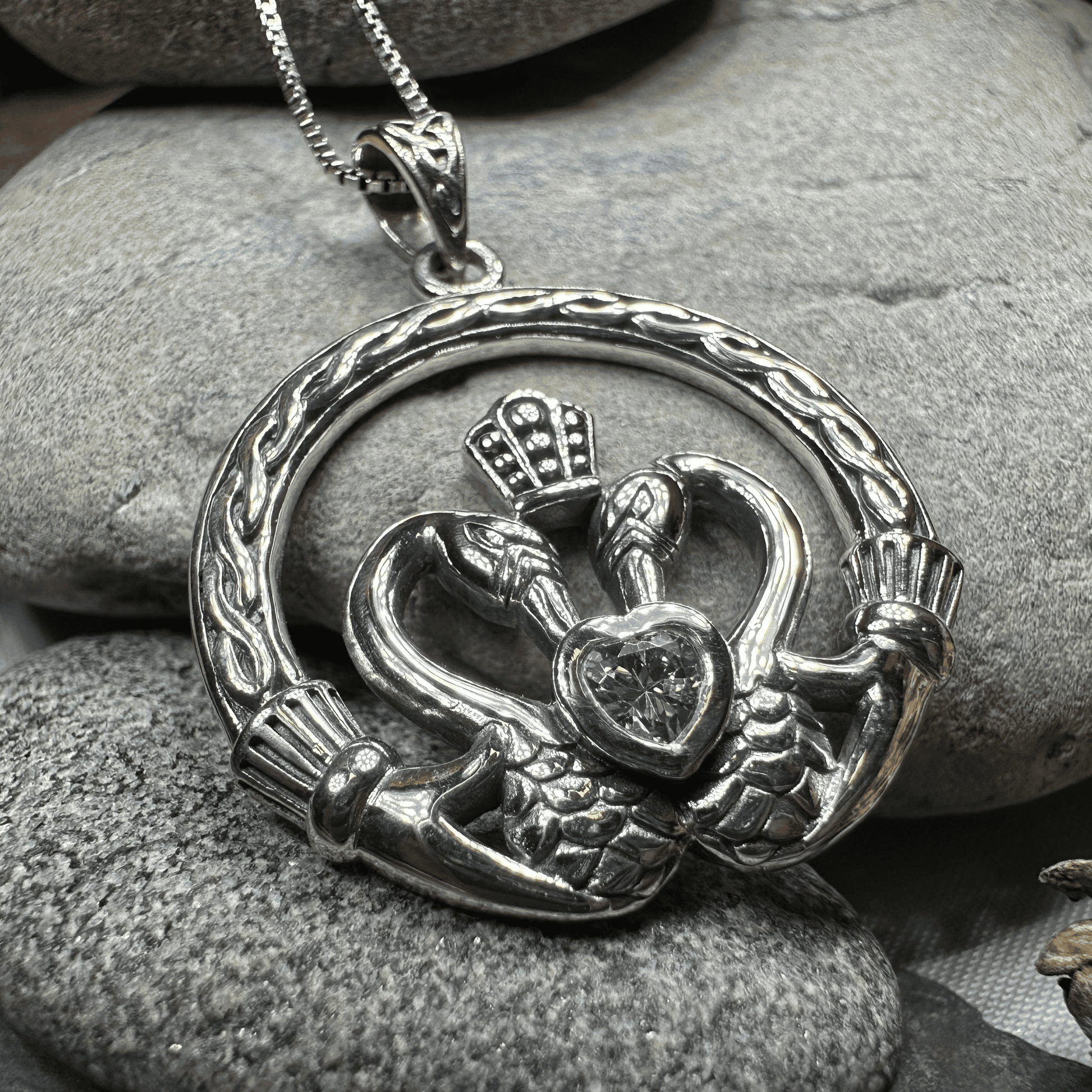 Celtic Swan Claddagh Necklace - 18 / Garnet