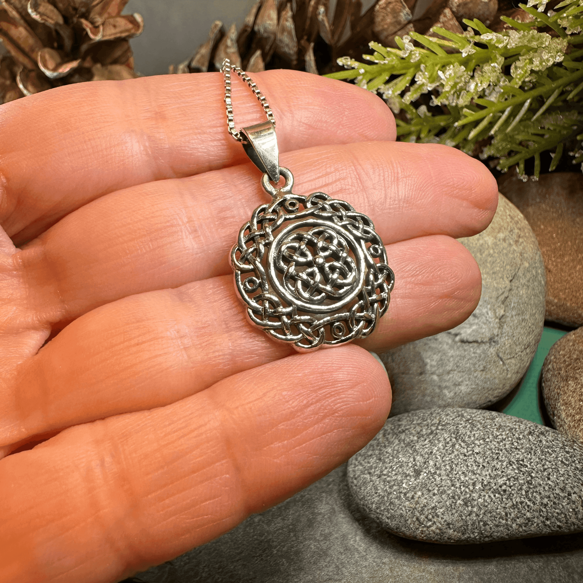 Laidley Celtic Knot Necklace - 18