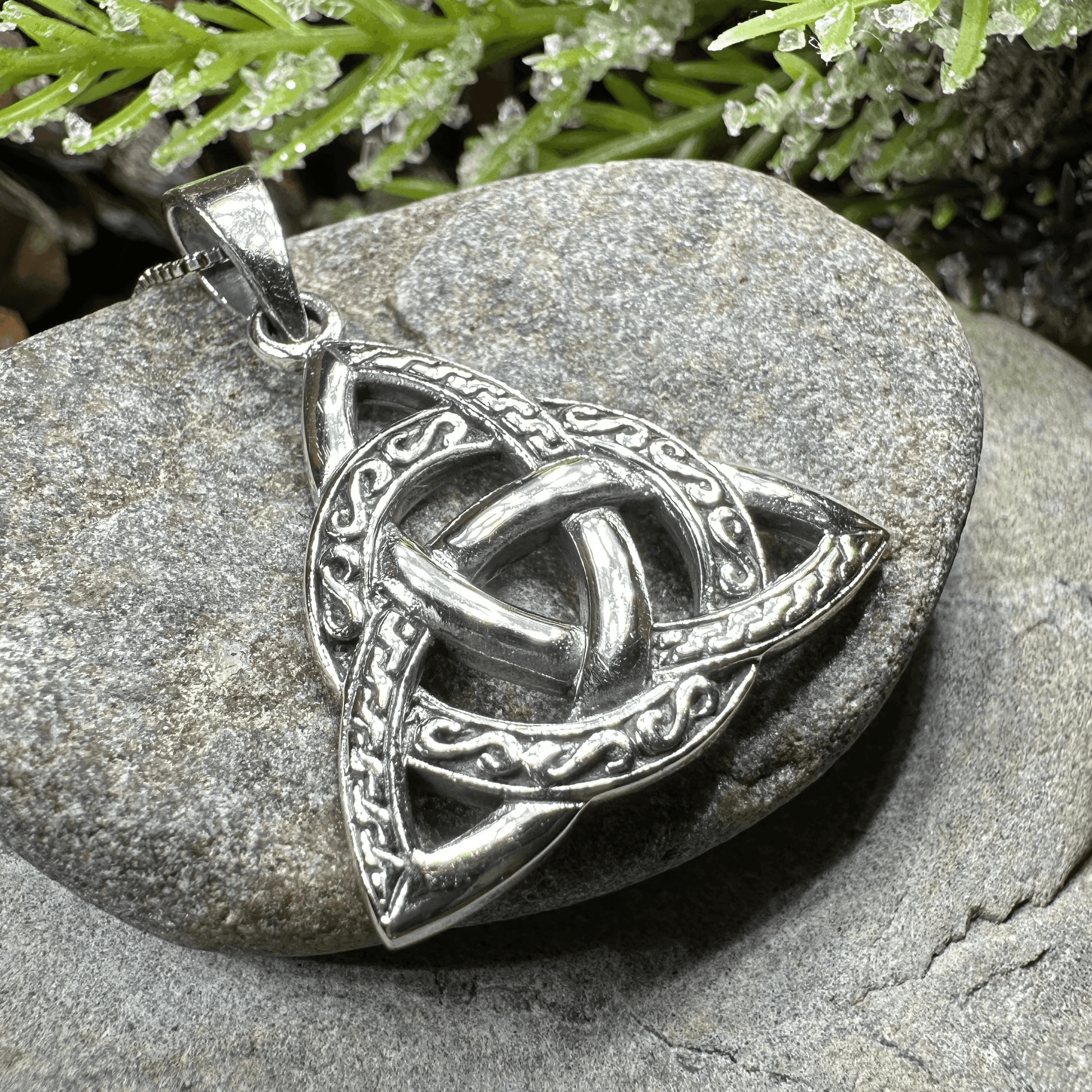 Dayton Trinity Knot Necklace - 18