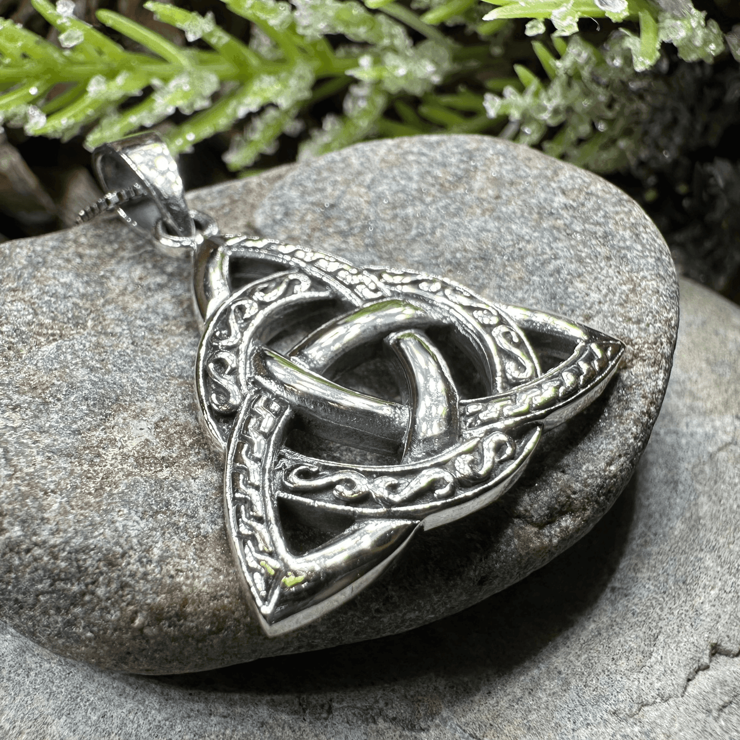 Dayton Trinity Knot Necklace - 18