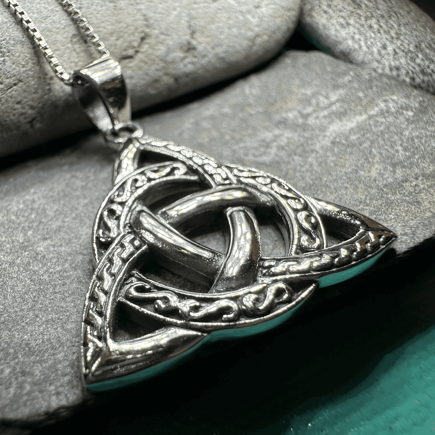 Dayton Trinity Knot Necklace - 18