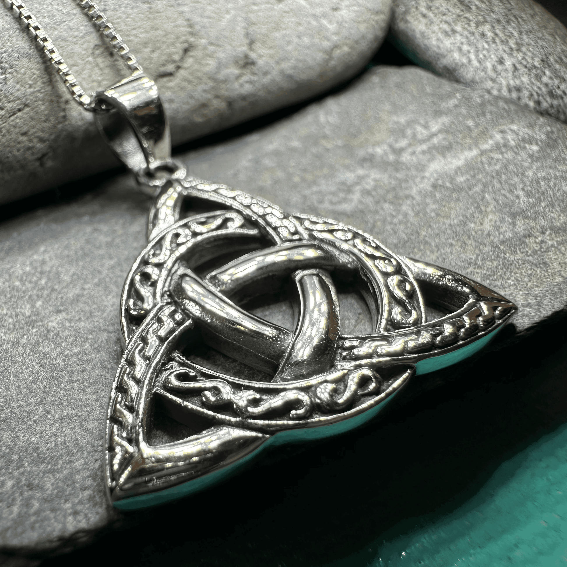 Dayton Trinity Knot Necklace - 18