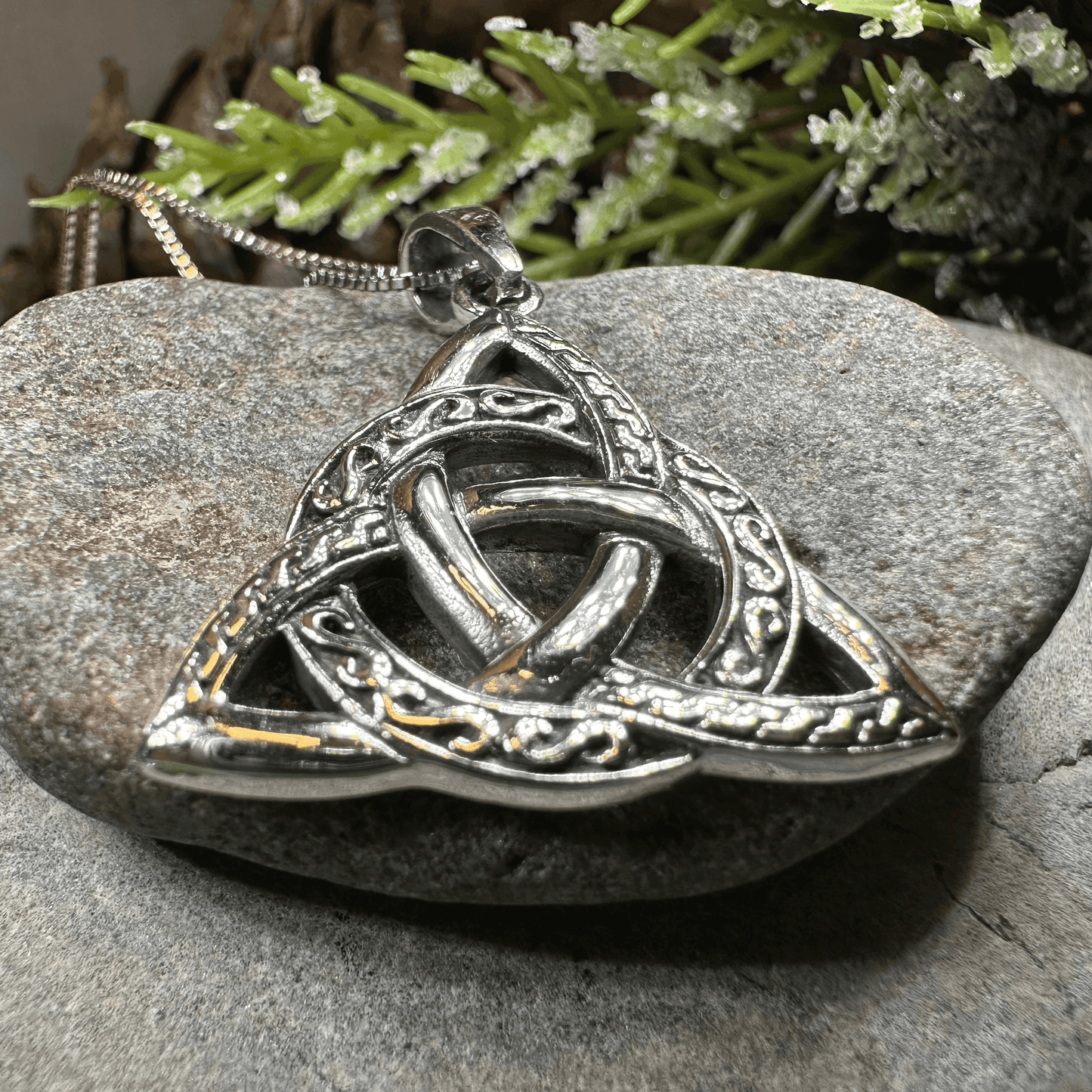 Dayton Trinity Knot Necklace - 18