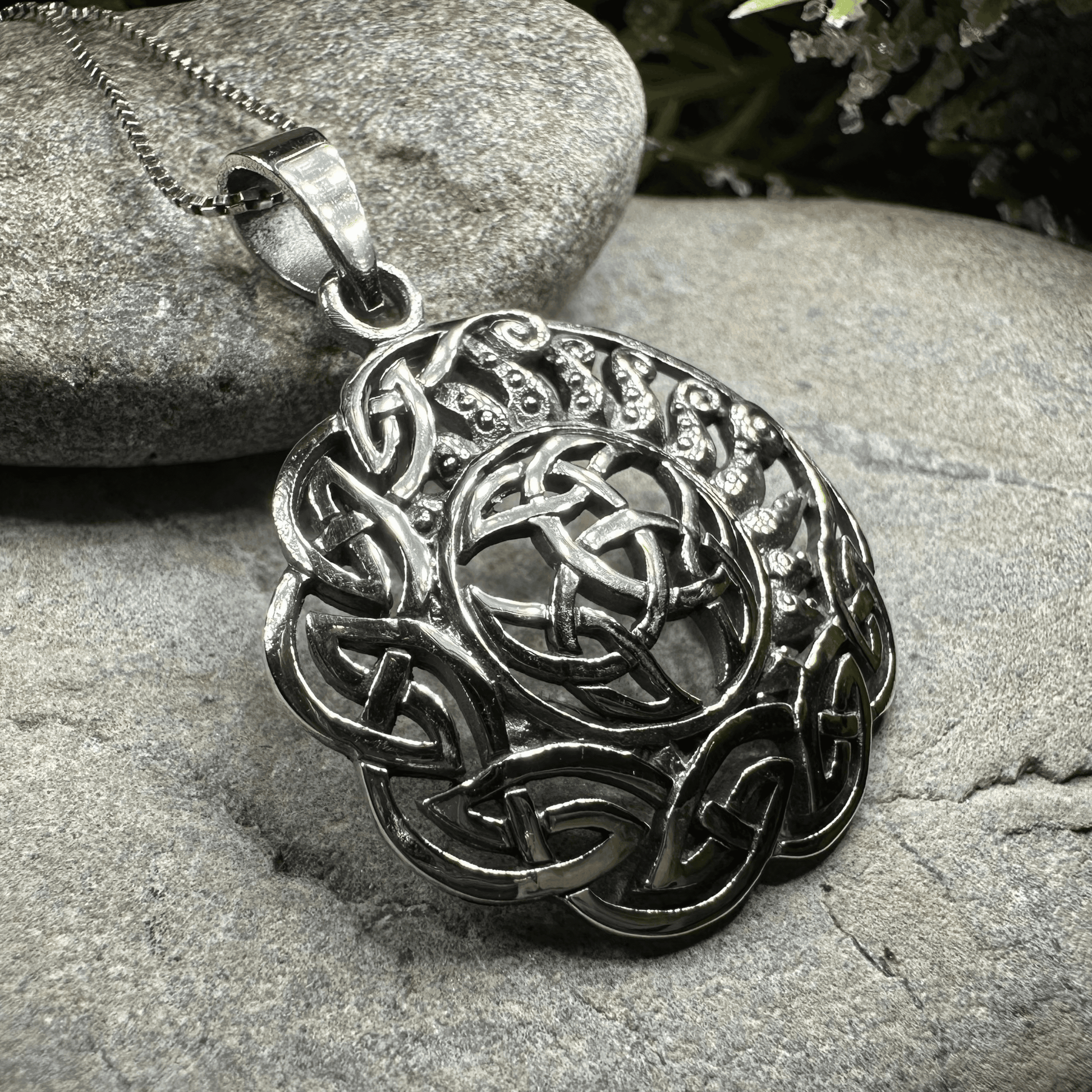 Sun Knot Necklace - 18