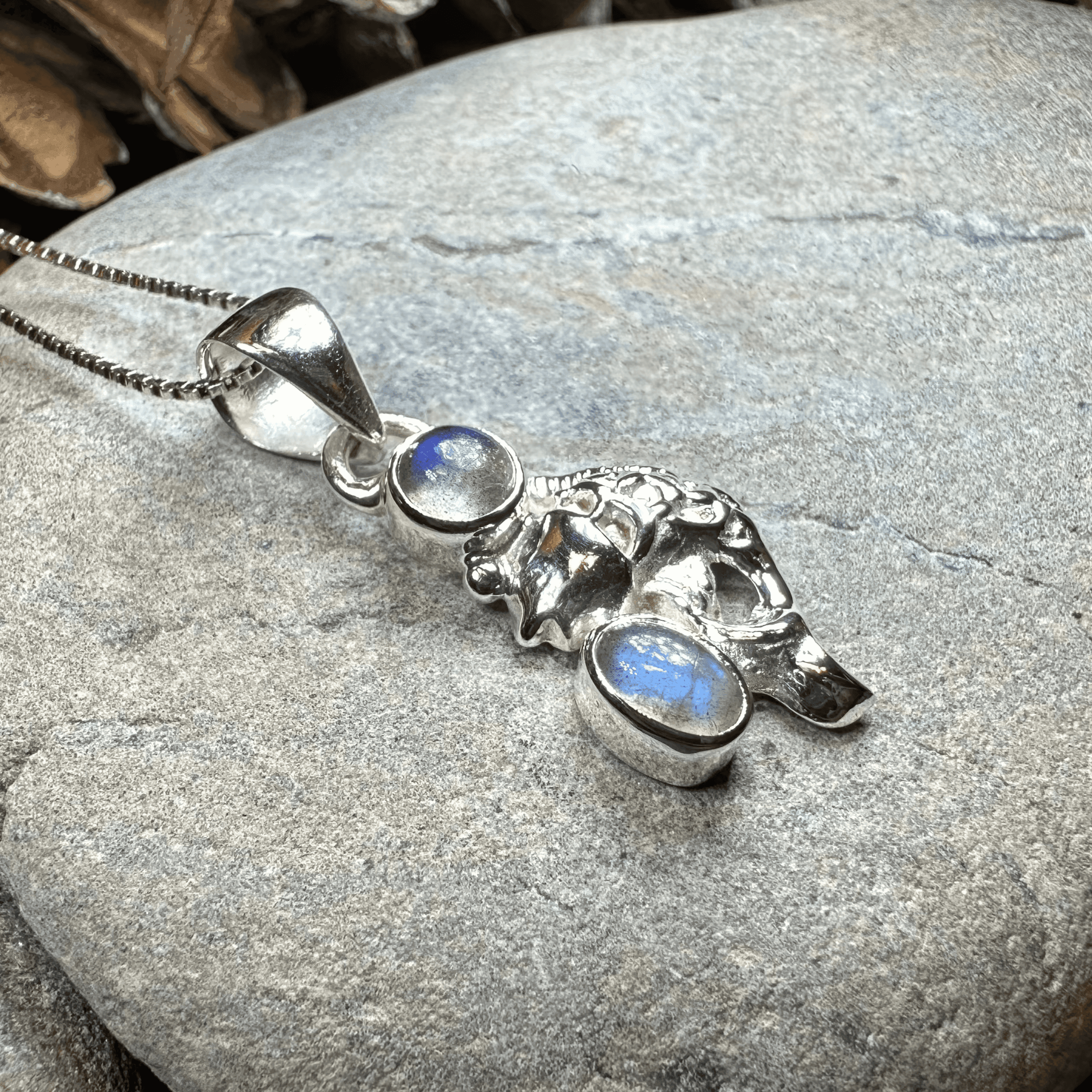 Fionn's Salmon of Knowledge Necklace - 18 / Blue Labradorite