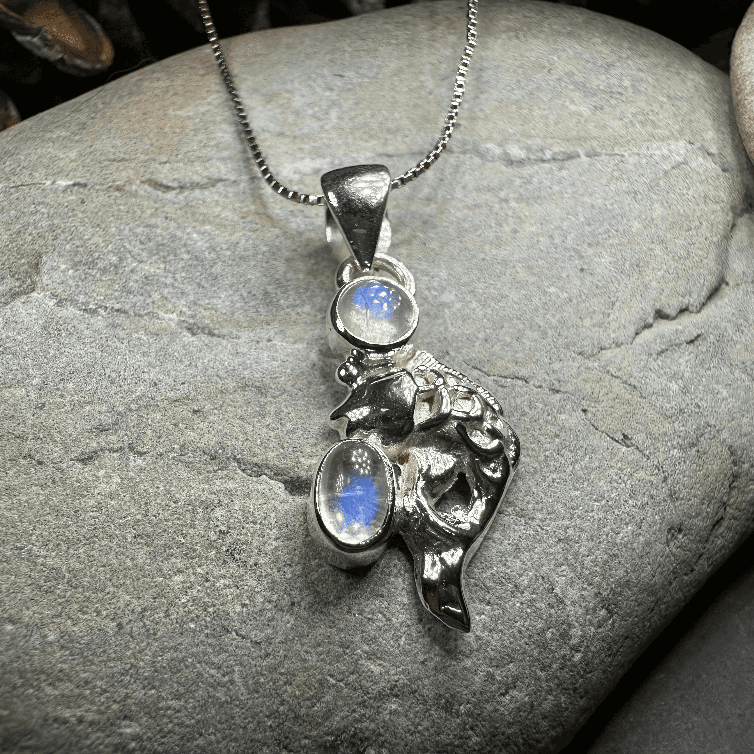 Fionn's Salmon of Knowledge Necklace - 18 / Blue Labradorite