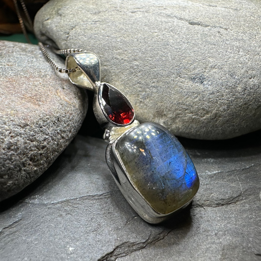 Briony Labradorite Necklace