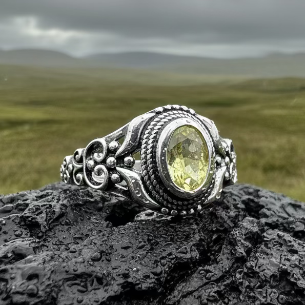 Romantic Celtic Knot Ring