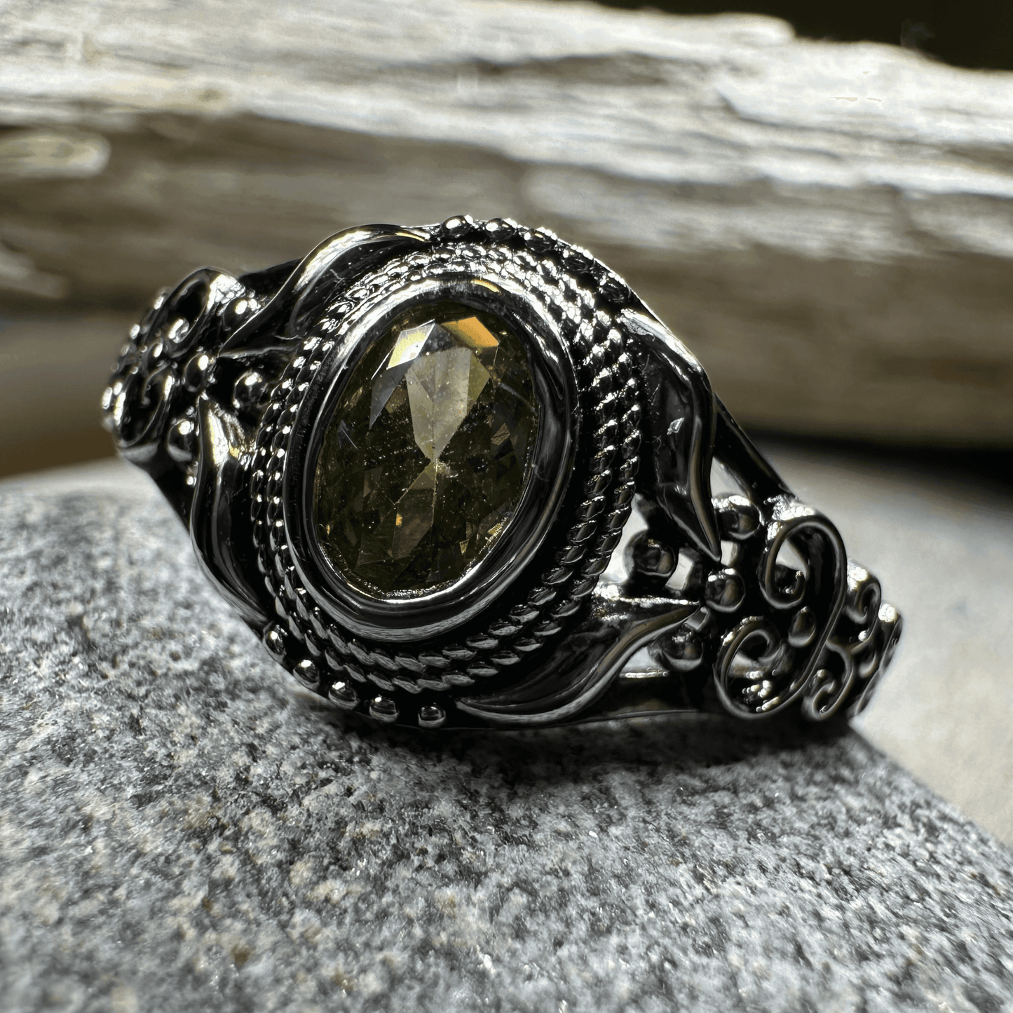 Romantic Celtic Knot Ring - 4 / Peridot