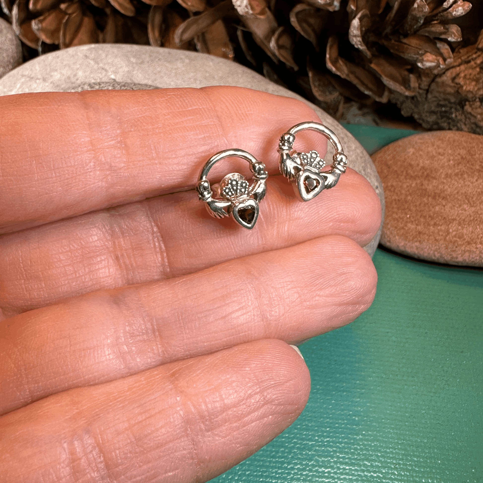 Cheerful Claddagh Earrings - Garnet