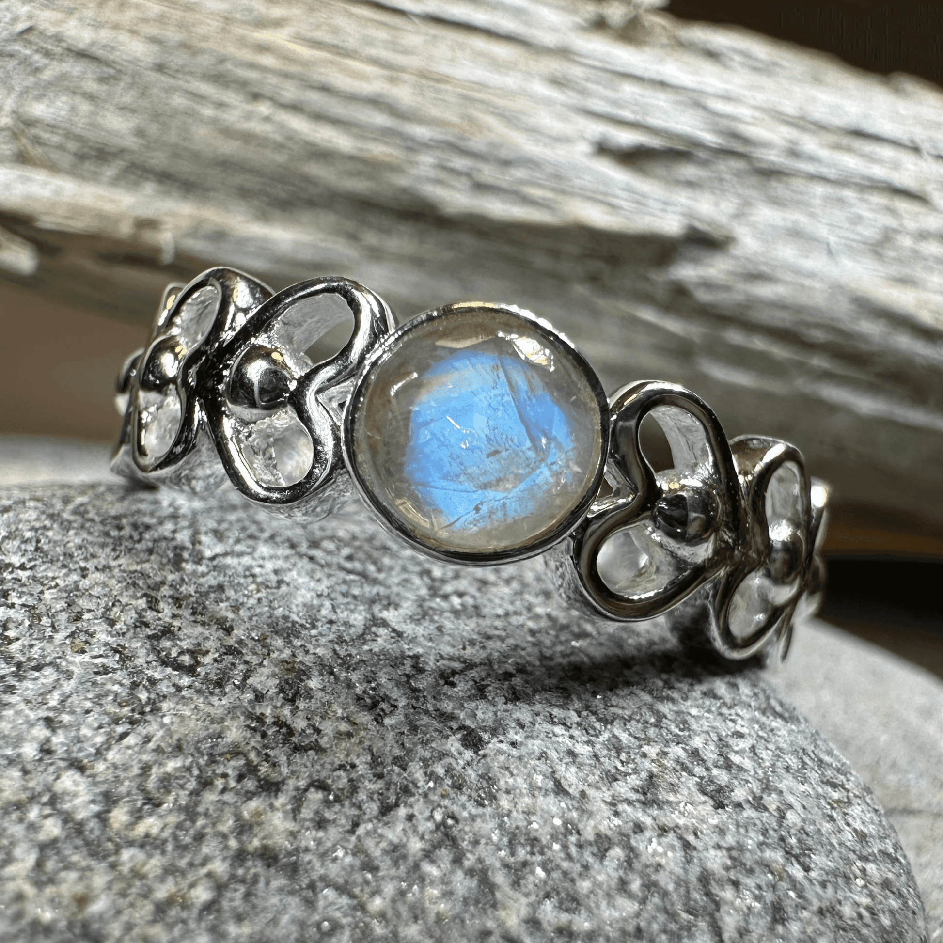 Jarida Celtic Love Knot Ring - 6