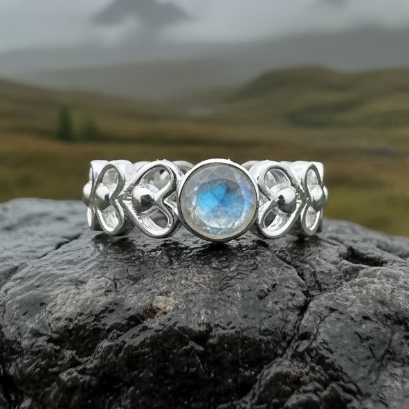 Jarida Celtic Love Knot Ring