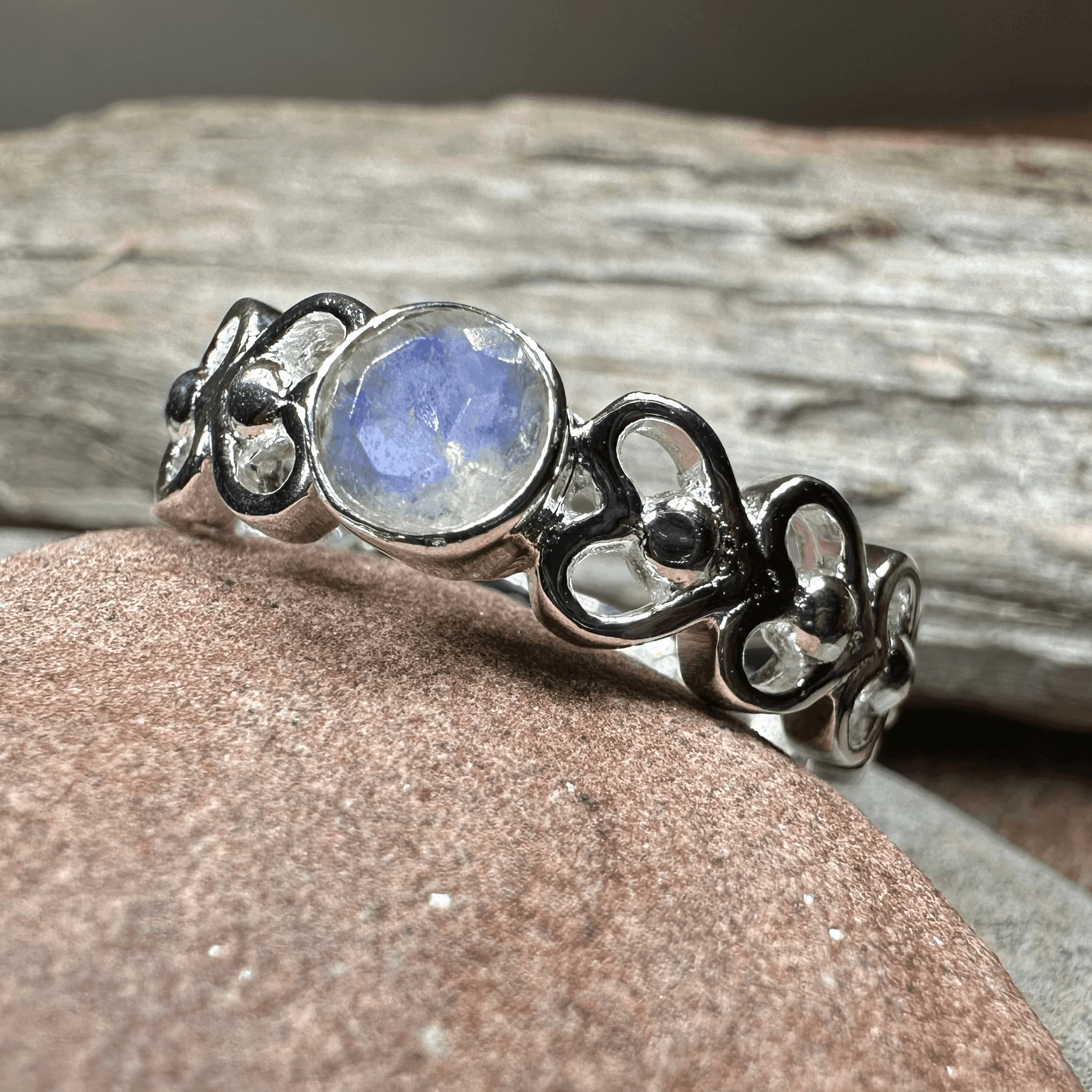 Jarida Celtic Love Knot Ring - 6