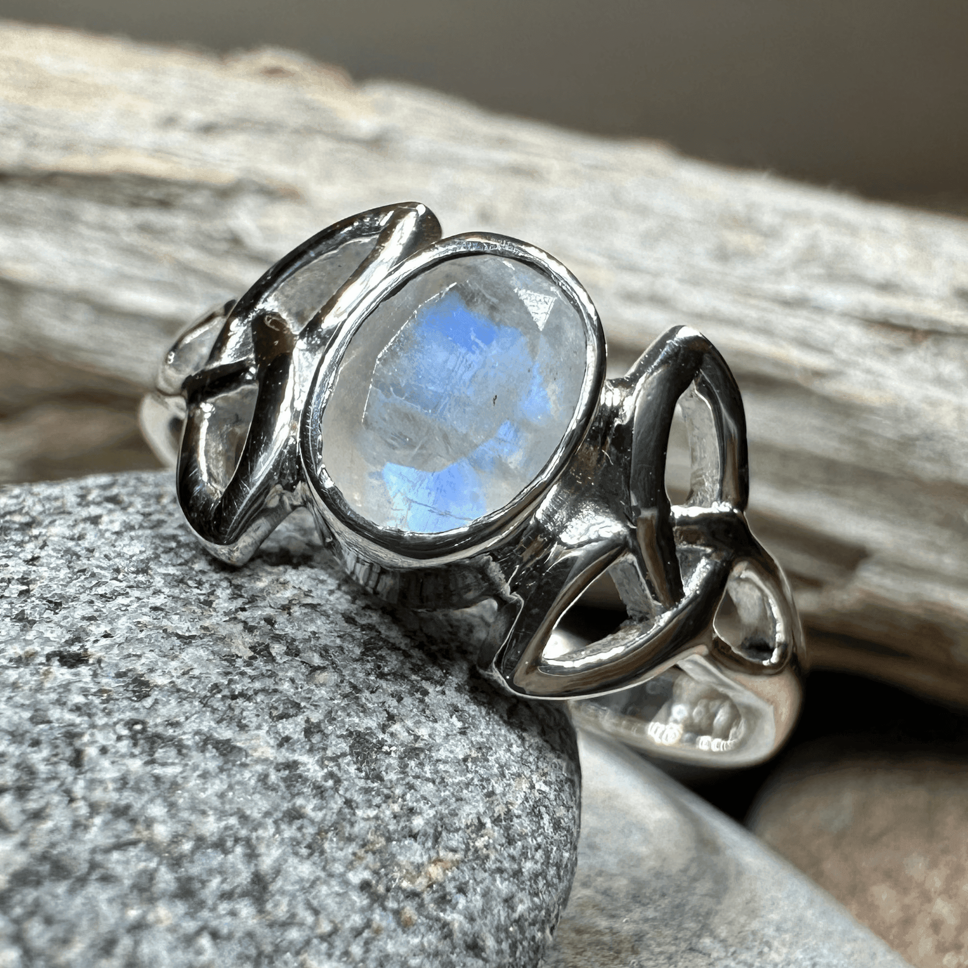 Cordelia Trinity Knot Ring - 5