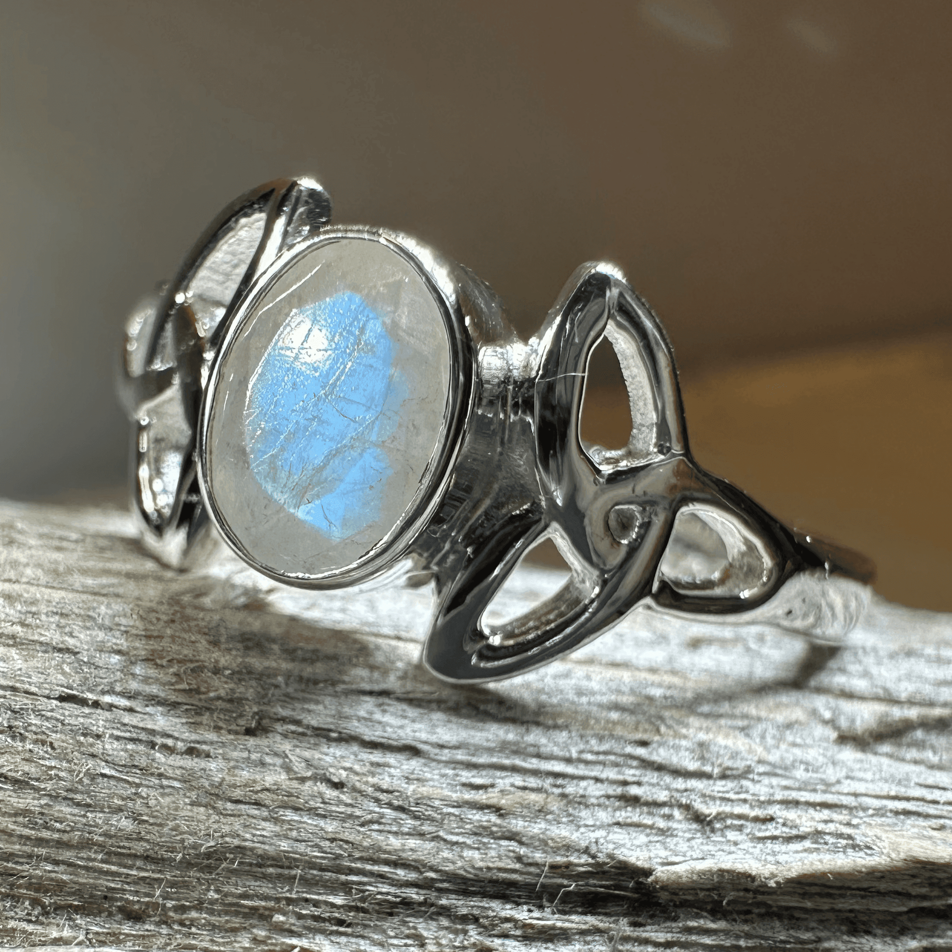 Cordelia Trinity Knot Ring - 5