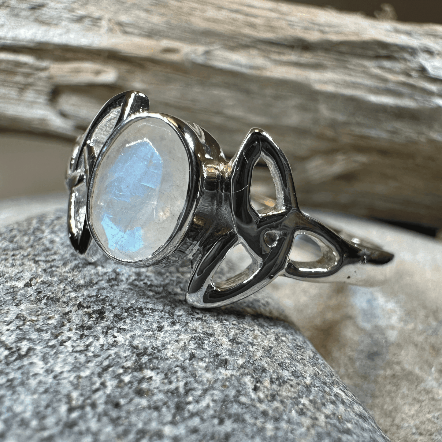 Cordelia Trinity Knot Ring - 5