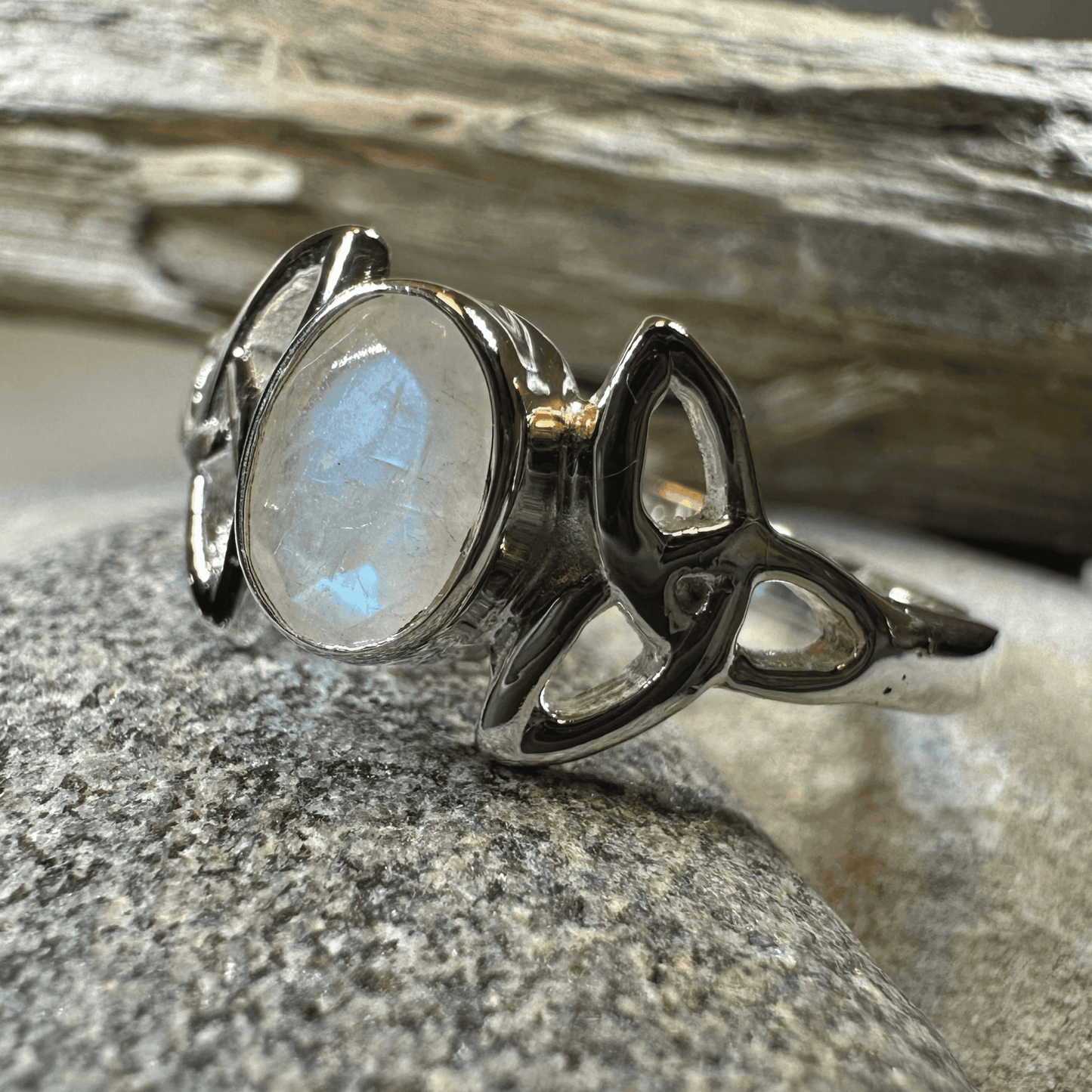 Cordelia Trinity Knot Ring - 5