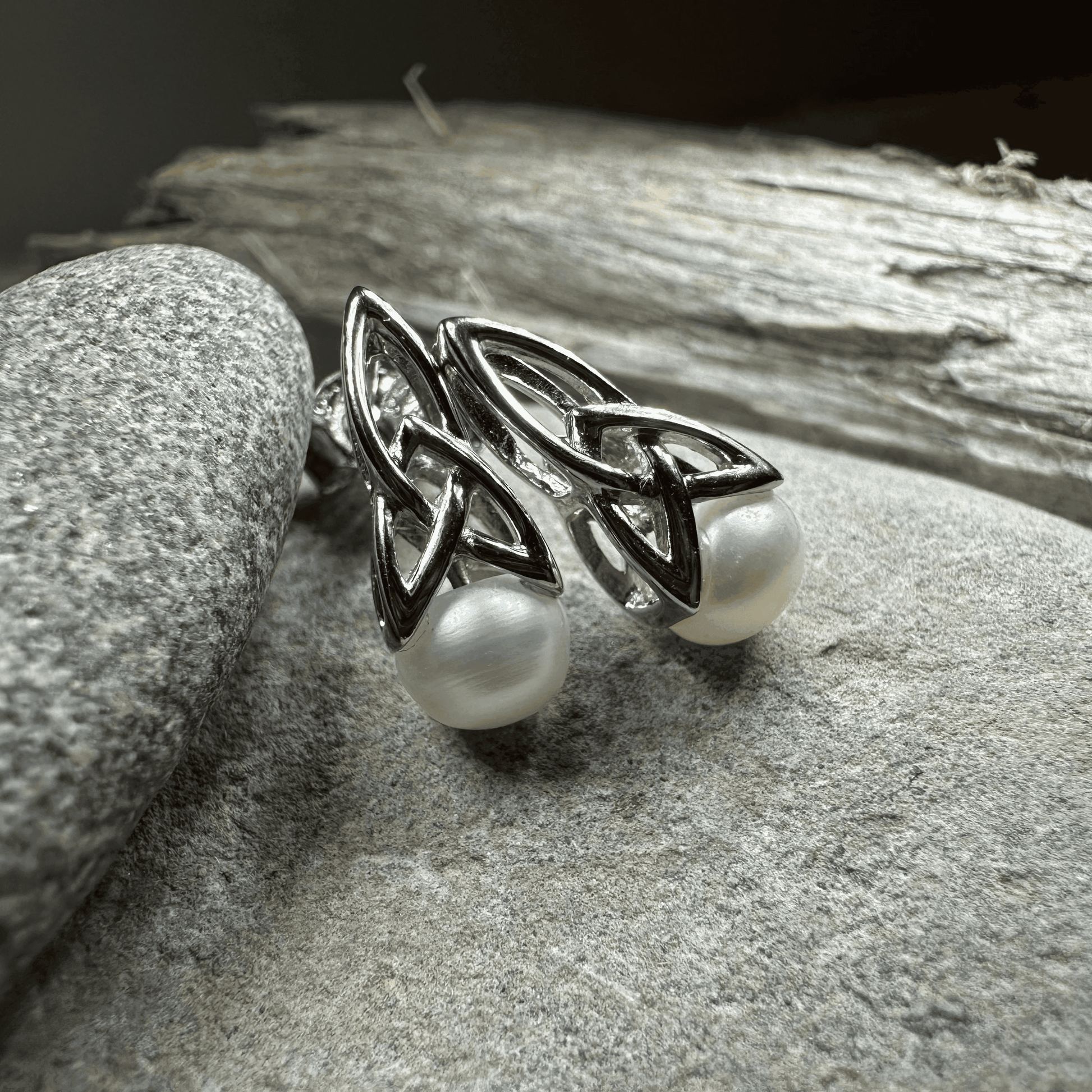 Trinity Knot Pearl Post Earring - Sterling silver