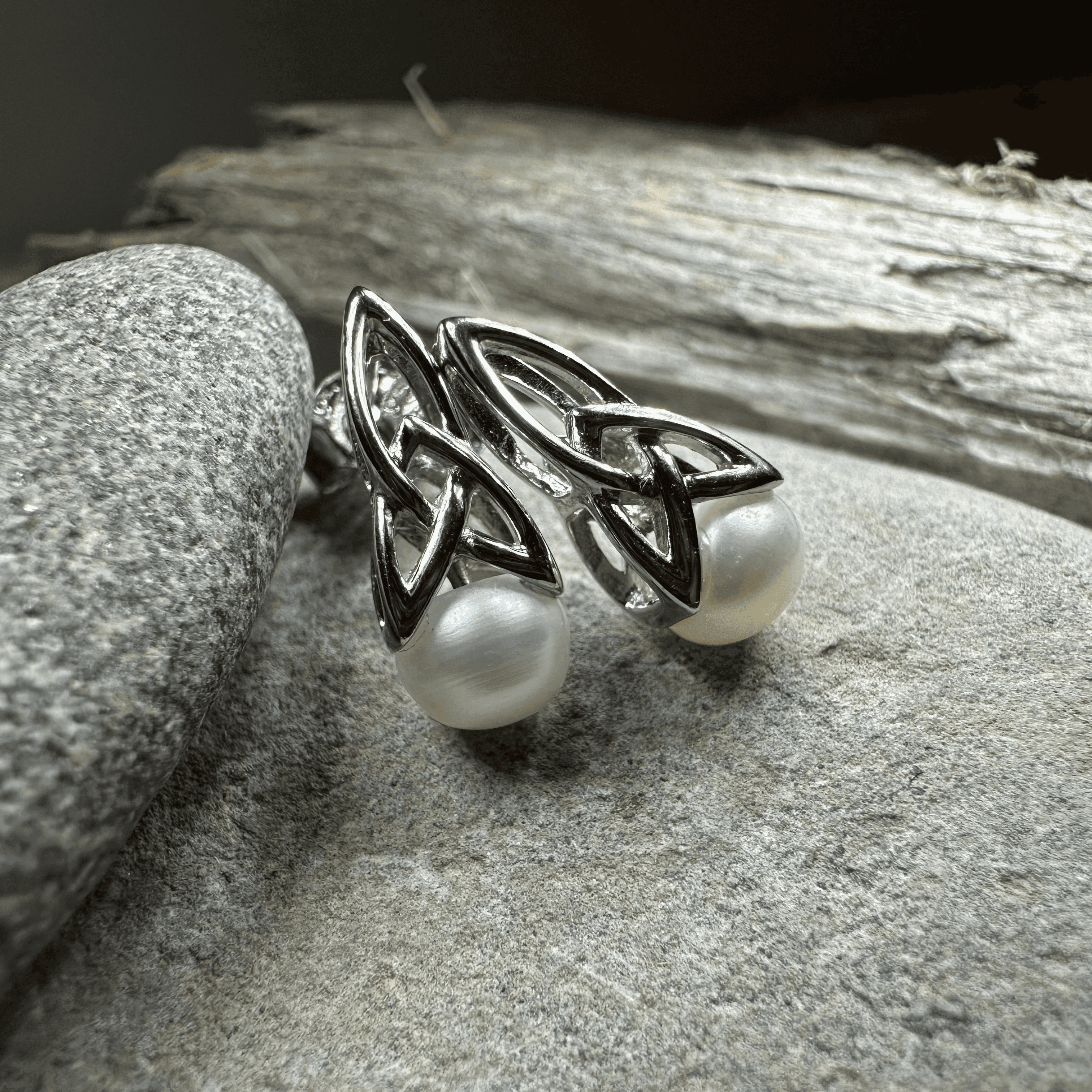 Trinity Knot Pearl Post Earring - Sterling silver