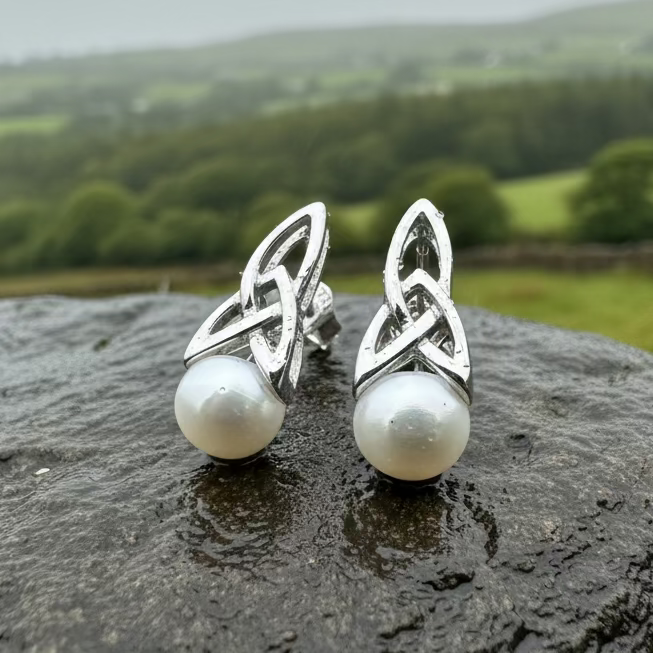 Trinity Knot Pearl Post Earring