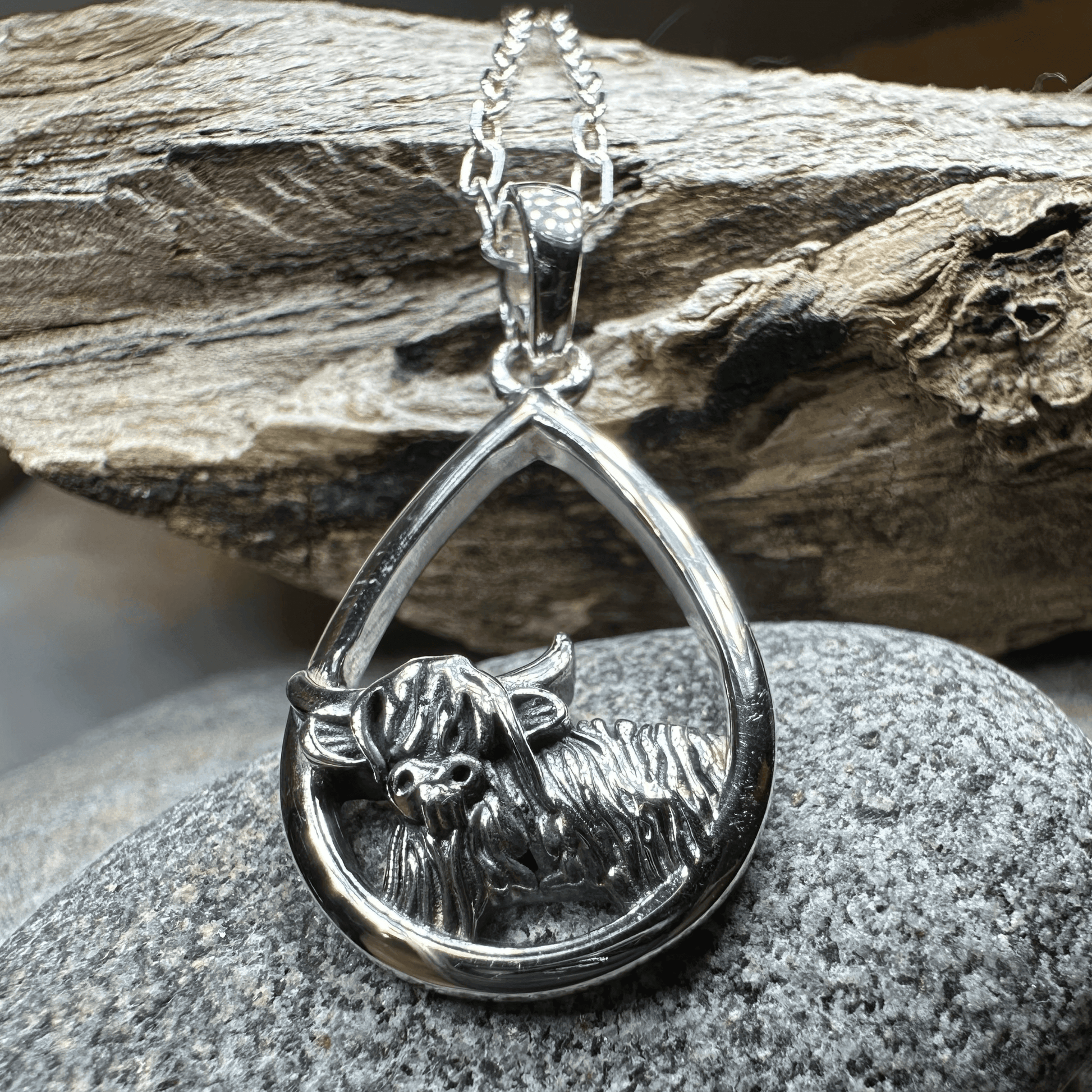 Little Hamish Highland Cow Necklace - 18