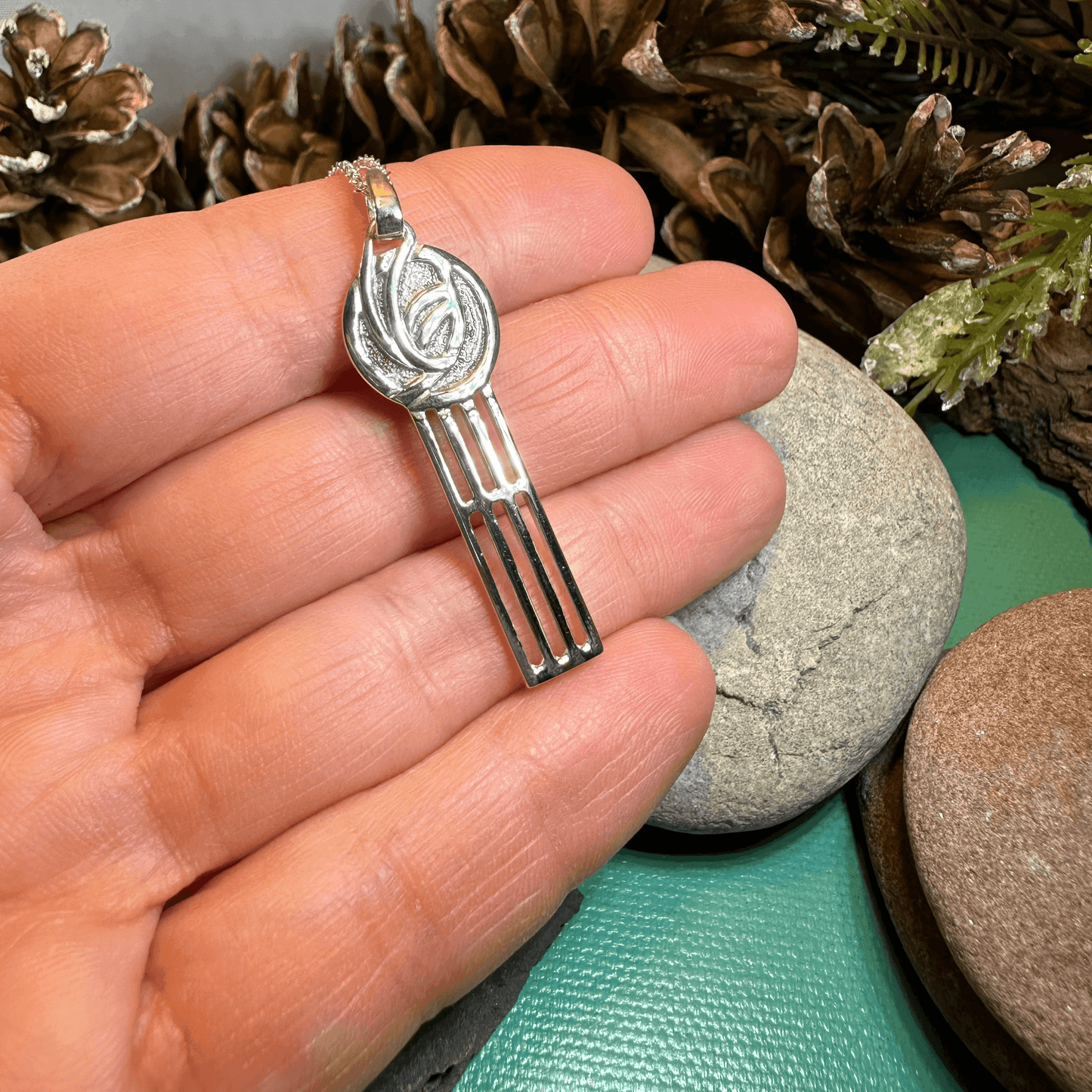 Mackintosh Beauty Rose Necklace - 18