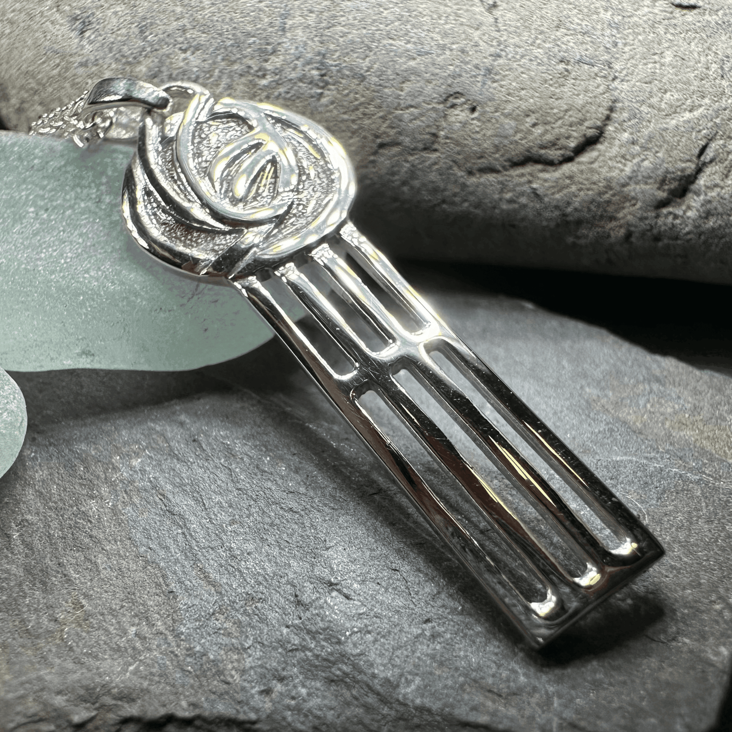 Mackintosh Beauty Rose Necklace - 18