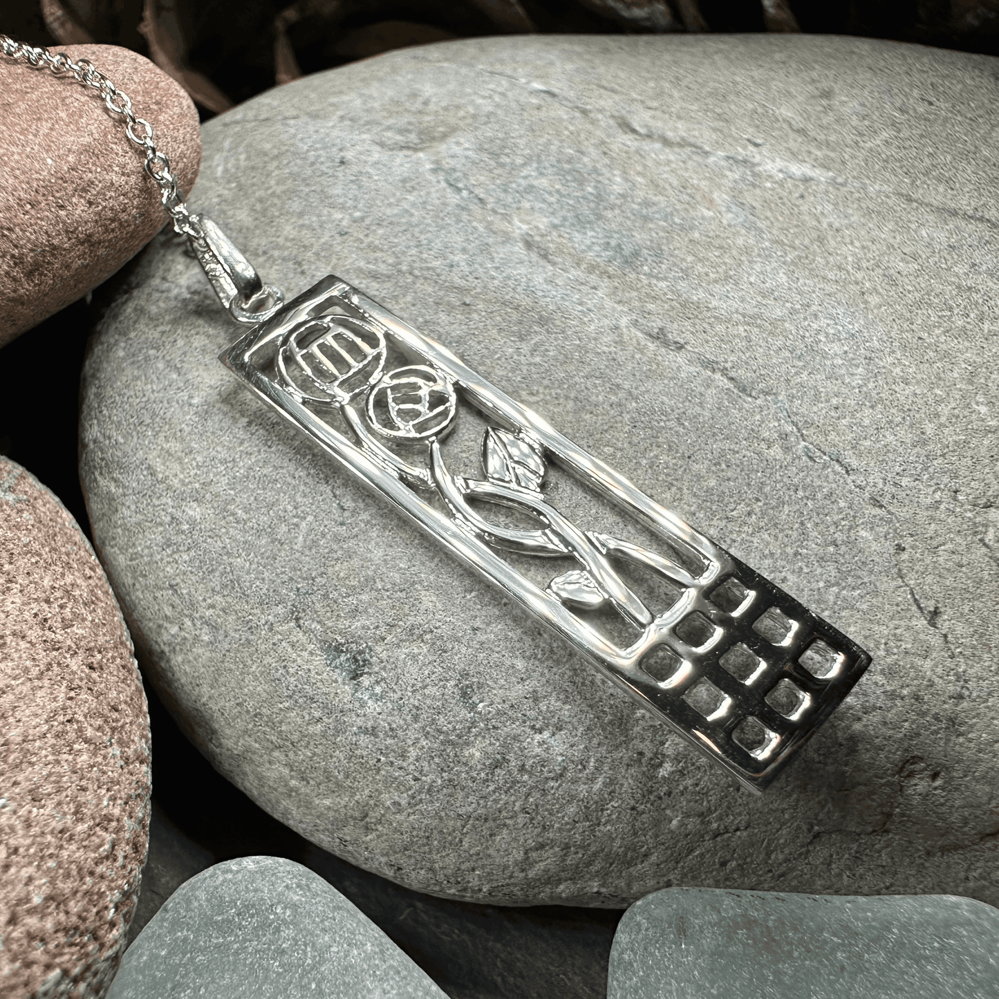 Mackintosh Two Roses Necklace - 18