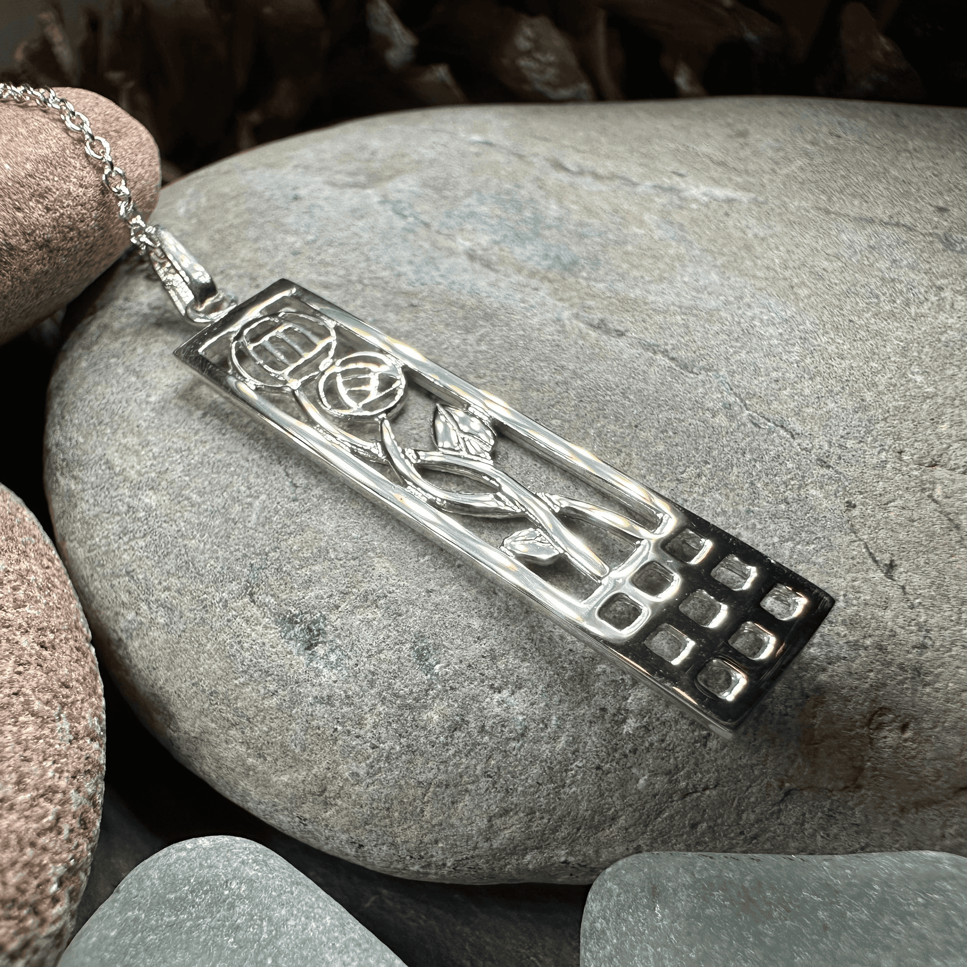 Mackintosh Two Roses Necklace - 18