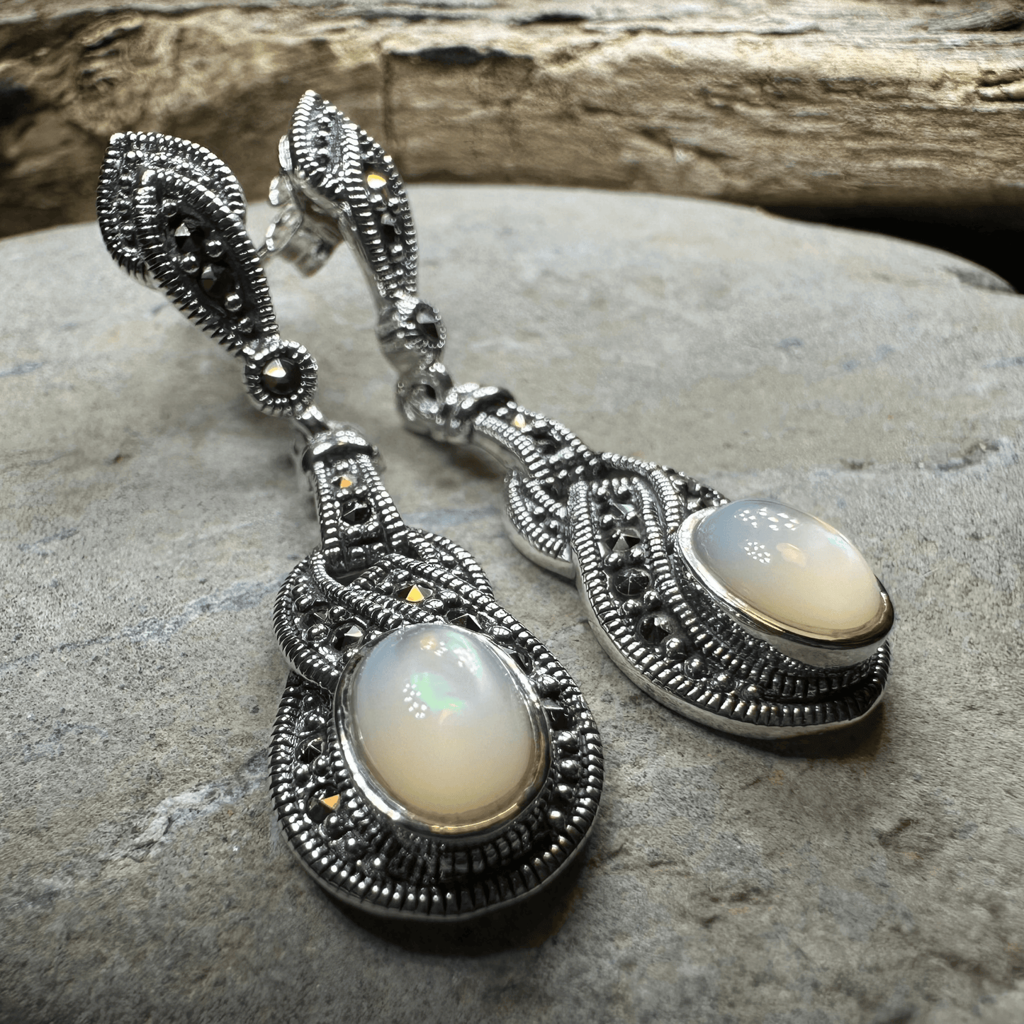 Maeve Celtic Knot Earrings - Mother of Pearl