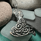 Celtic Forest Fox Necklace - 18
