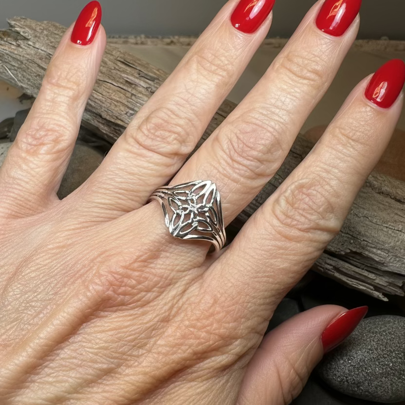 Lucinda Celtic Knot Ring