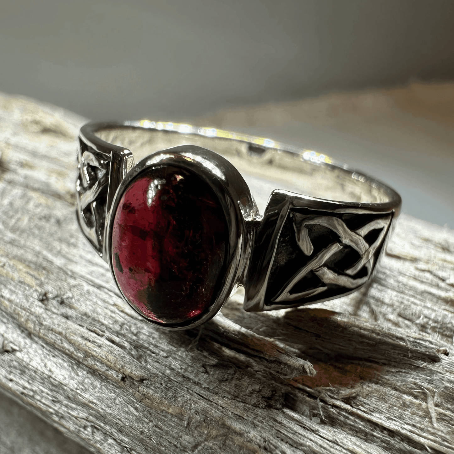 Syra Celtic Knot Ring - 5 / Amethyst