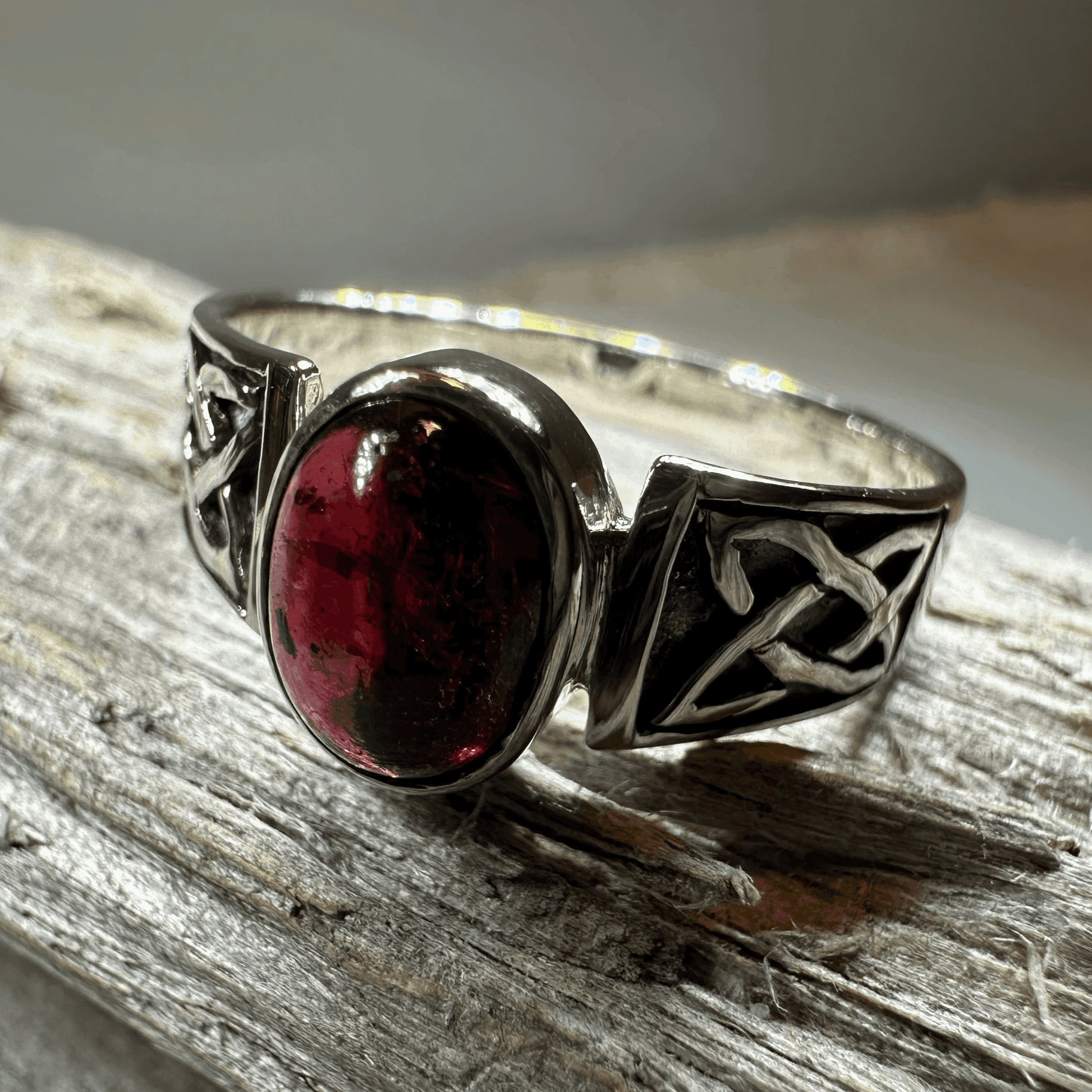 Syra Celtic Knot Ring - 5 / Amethyst