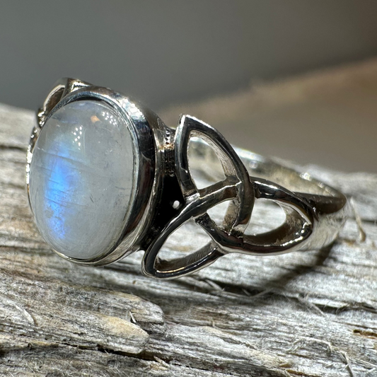 Nina Celtic Knot Ring