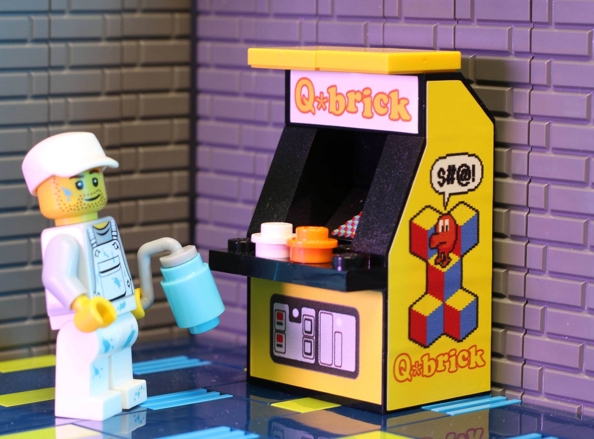 B3 Customs Q*Brick Arcade Machine made from LEGO parts - 