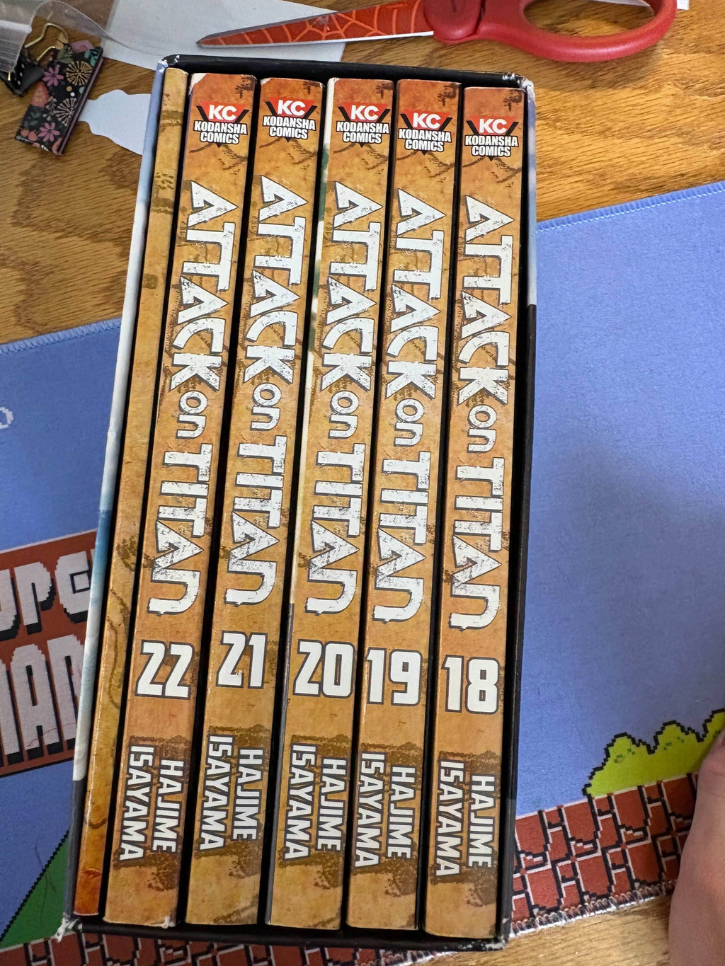 Attack on Titan Vol 18-22 Box Set - 